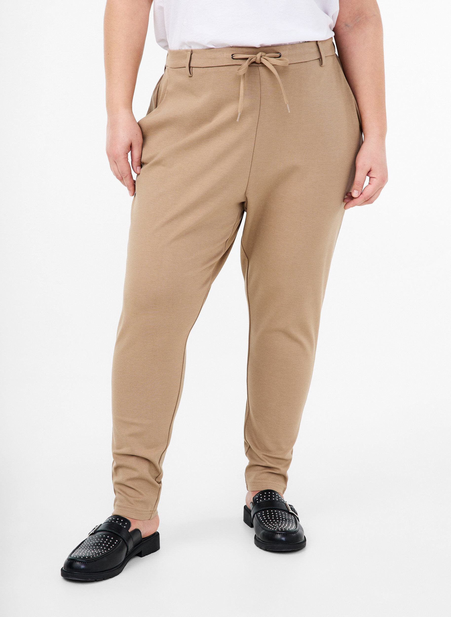 Zizzi Cropped Maddison broek, Beige, Model image number 2