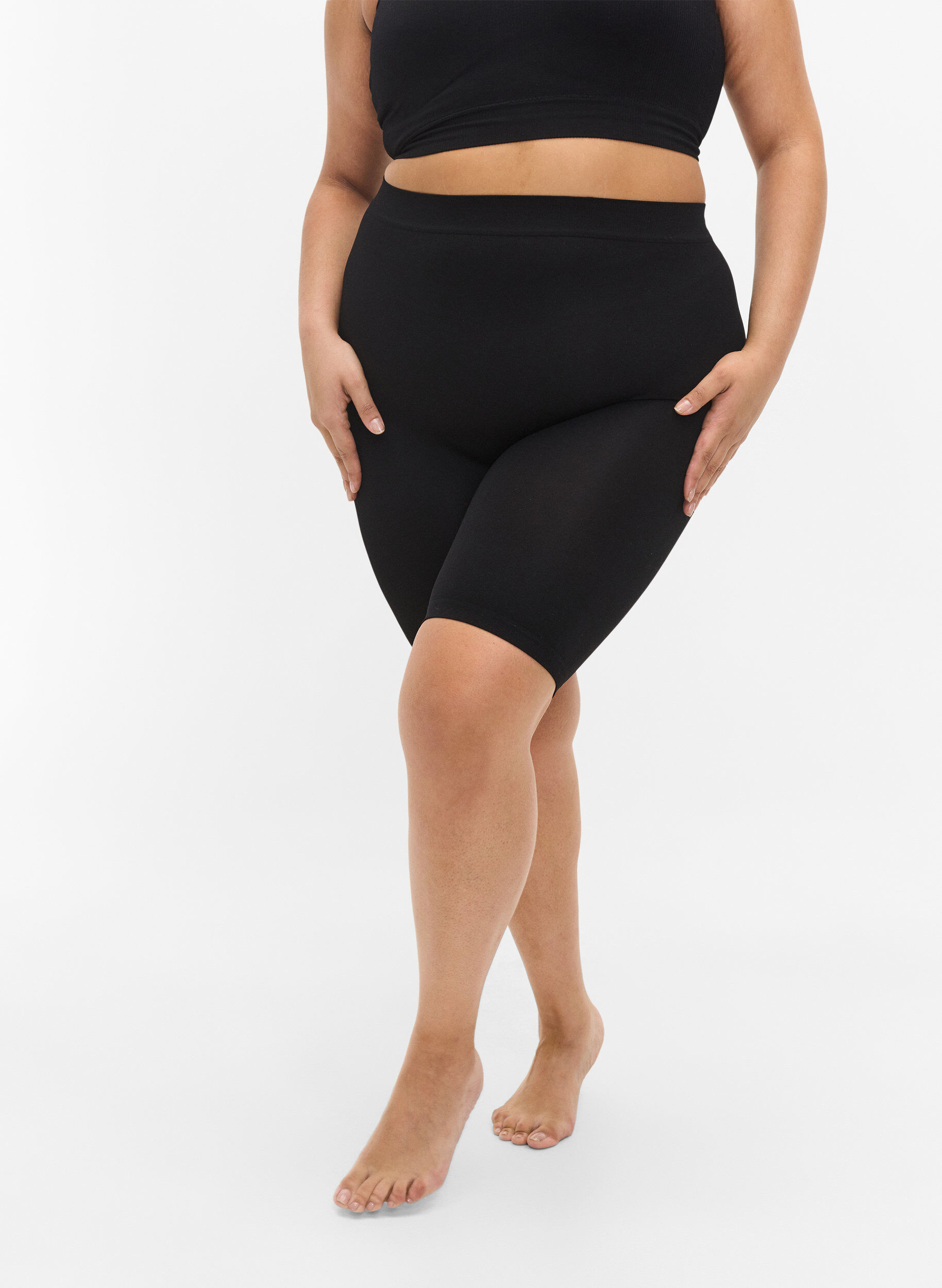 ZizziNaadloos fietsshortje, Zwart, Model image number 3