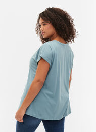T-shirt met korte mouwen van katoenmix, Smoke Blue, Model