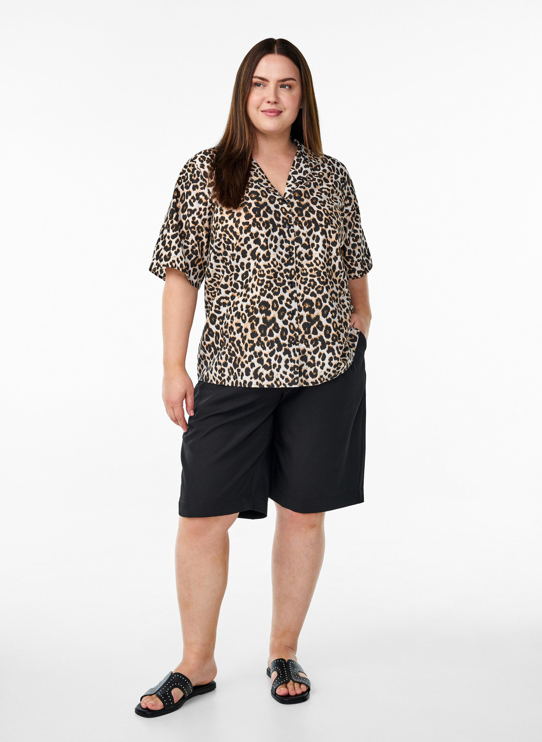 Zizzi Shirt blouse met print en V-hals, Bruin, Model image number 1