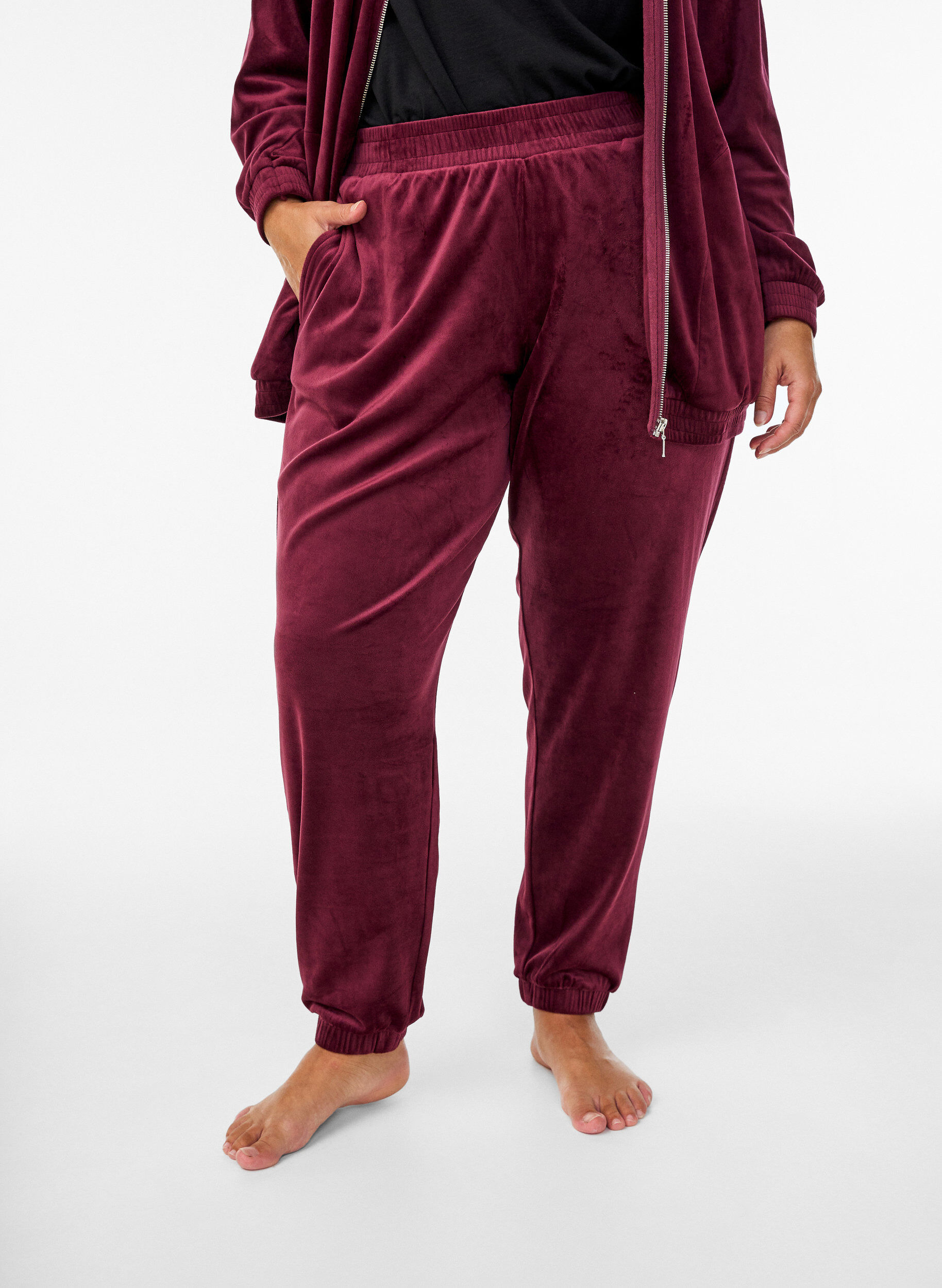 ZizziLosvallende fluwelen broek, Rood, Model image number 2