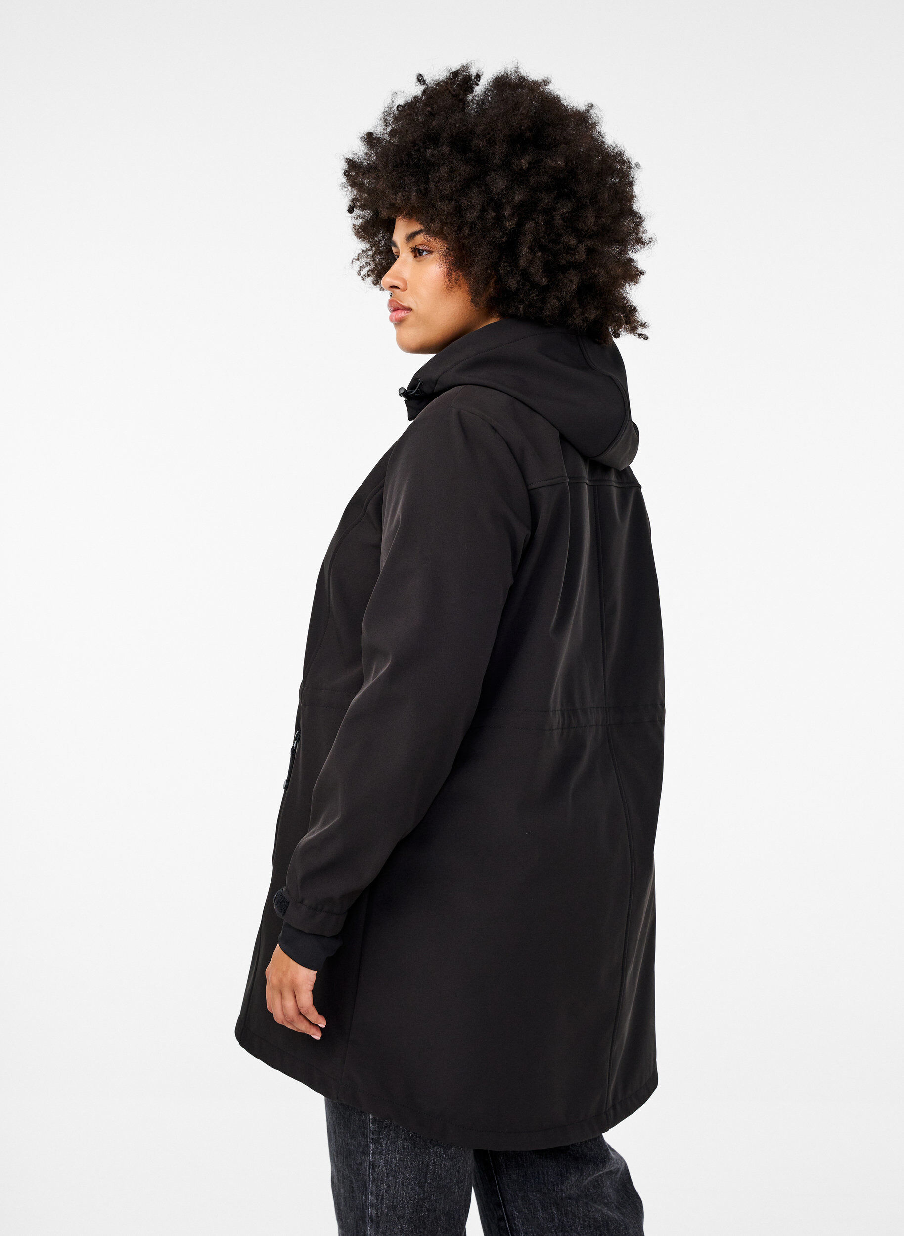 Zizzi Softshell jas met afneembare capuchon, Zwart, Model image number 2