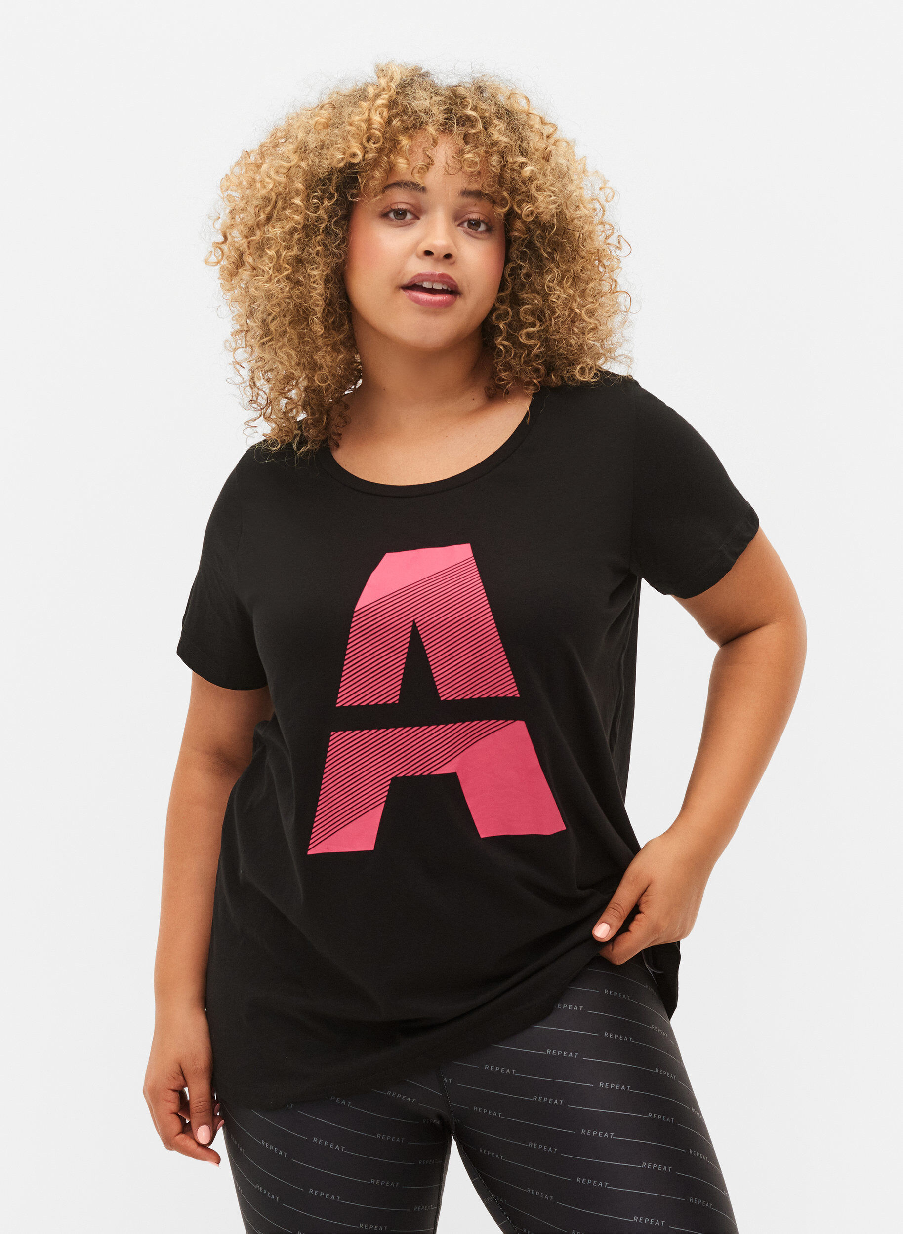 Zizzi Trainingsshirt met print, Black w. Pink A, Model image number 0