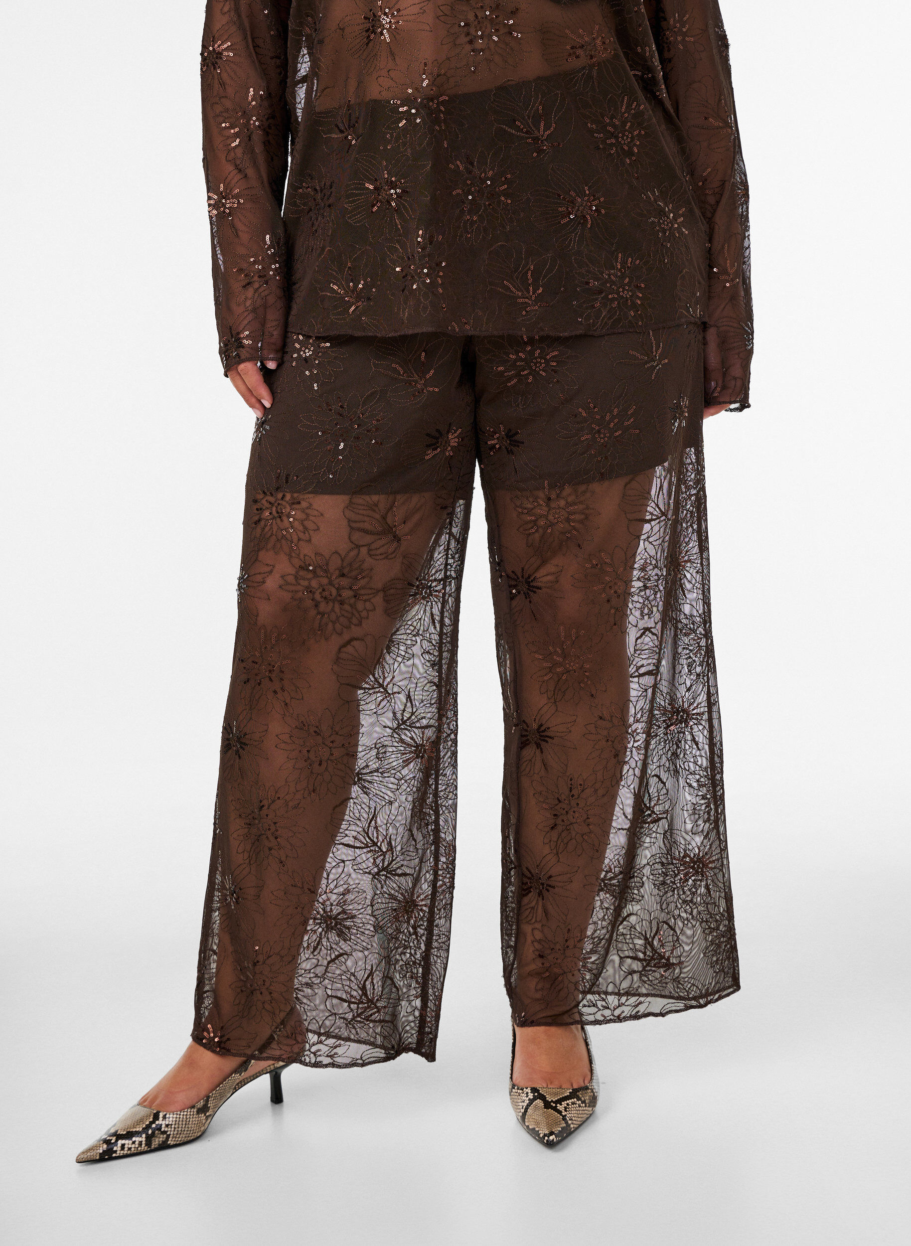 ZizziMesh broek met bloemenborduursels en pailletten, Bruin, Model image number 2
