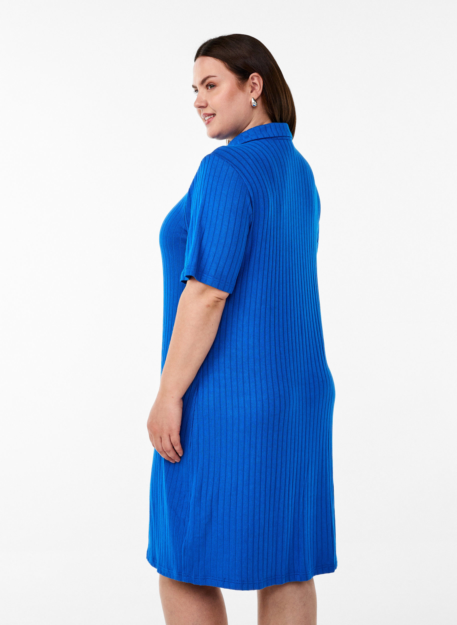 Zizzi Jersey overhemdjurk met kniehoogte en korte mouwen, Blauw, Model image number 2
