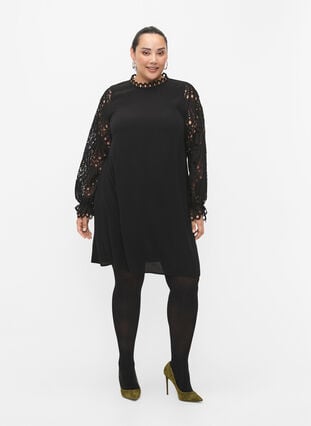 Viscose jurk met crochet mouwen, Black, Model image number 3