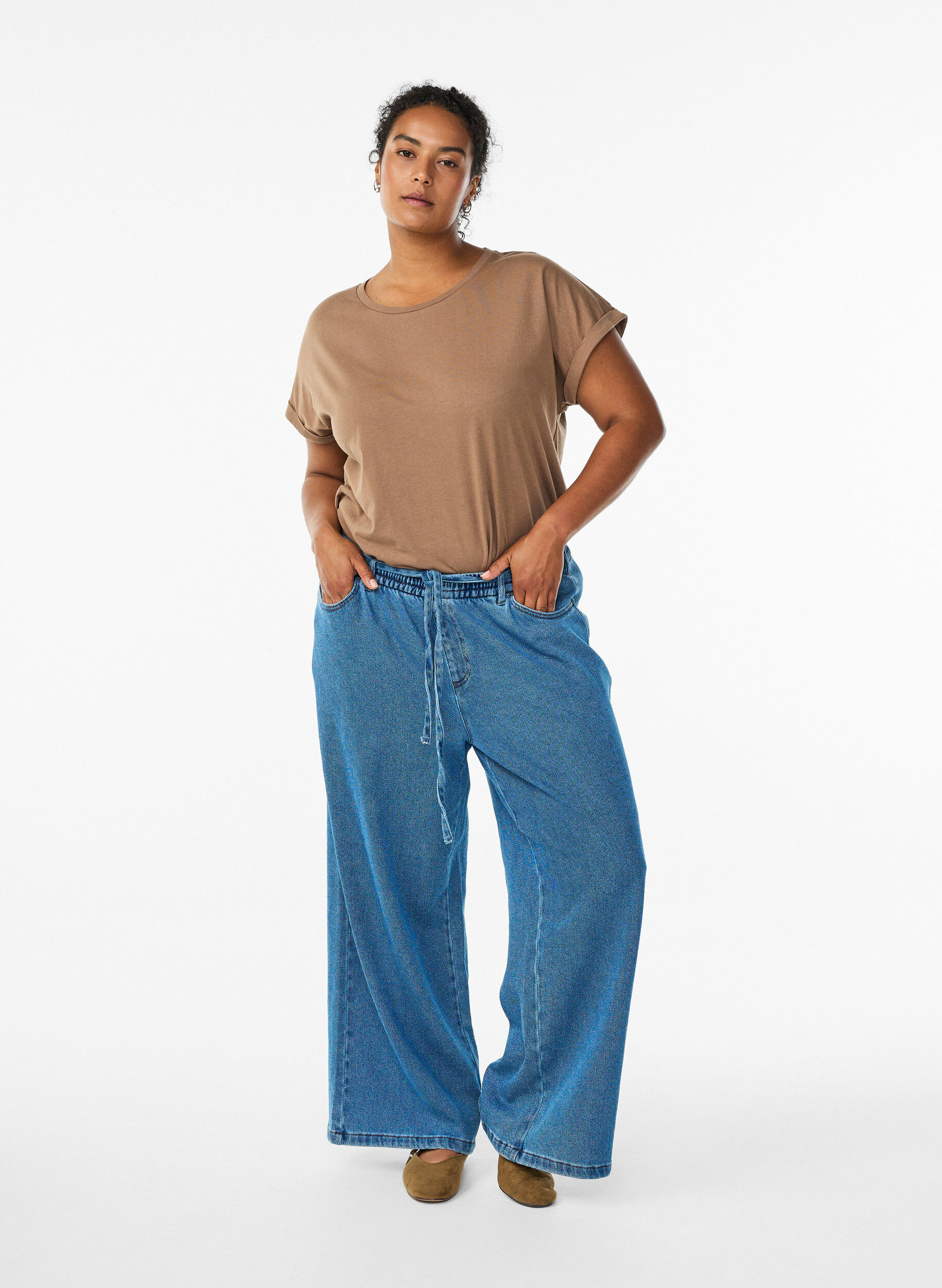 Zizzi T-shirt met korte mouwen van katoenmix, Bruin, Model image number 1