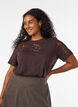 Katoenen T-shirt met kanten applicaties, Bruin, Model image number 0