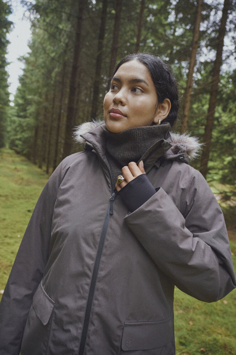 Natuurlijke warme winterstijl, , Model