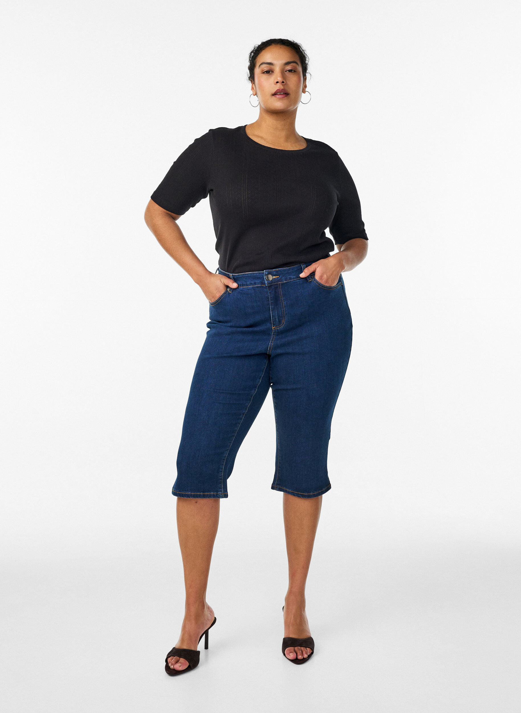 High-waist strakke pasvorm capri's in stretch denim, Blauw, Model