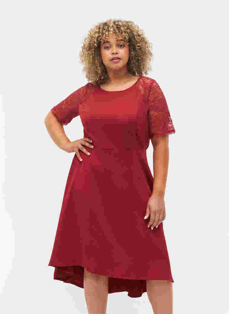 Midi-jurk met korte kanten mouwen, Rhubarb, Model