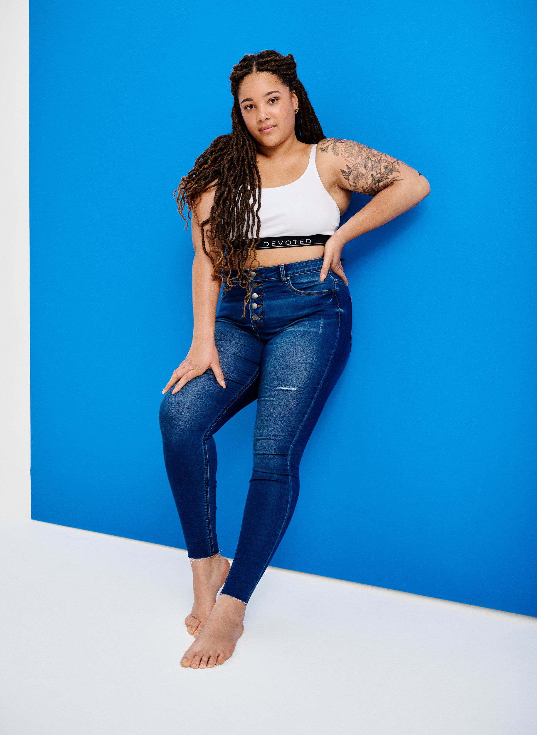 Zizzi Amy jeans met hoge taille en knopen, Blue denim, Image image number 0