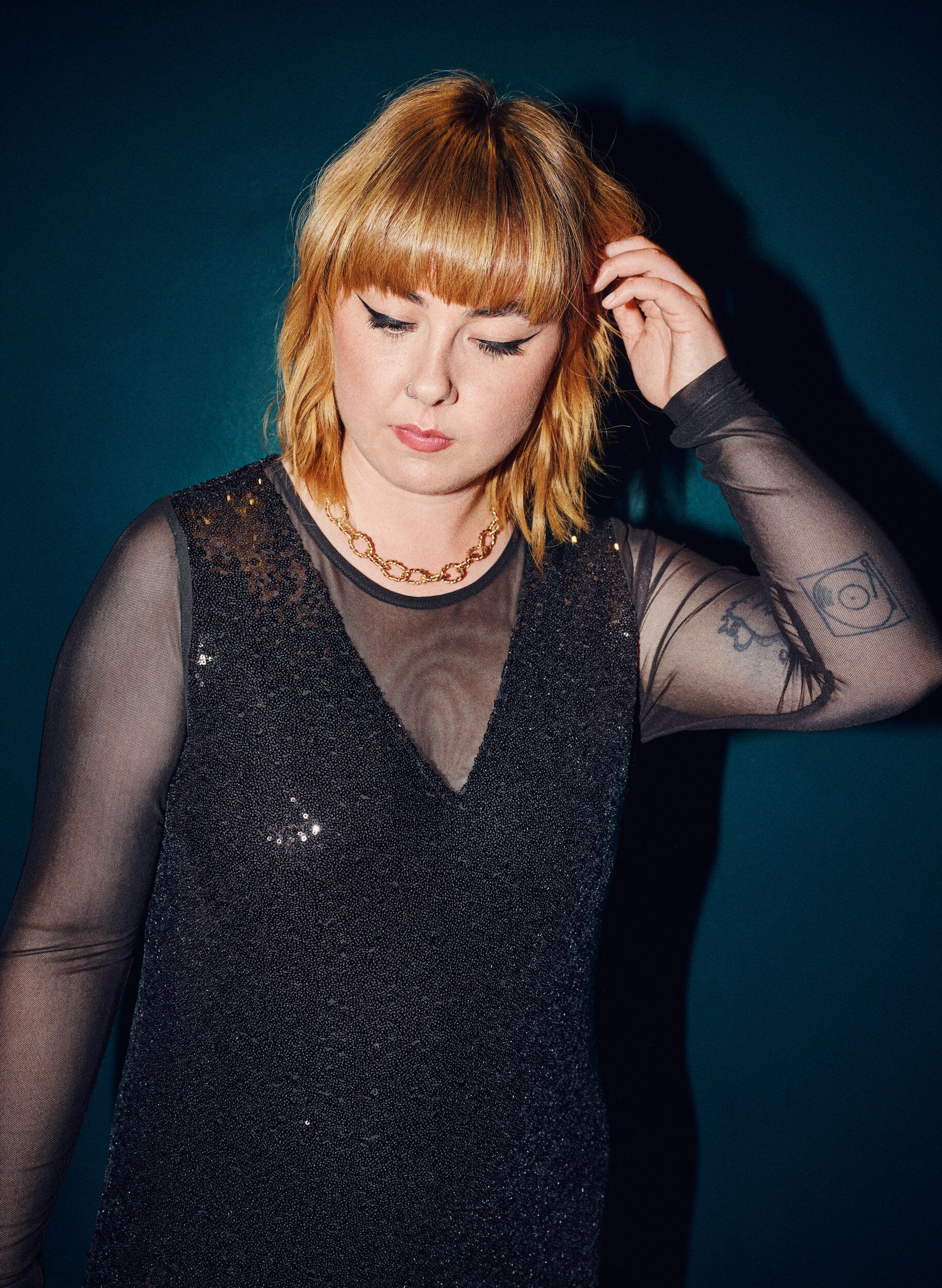 Zizzi A-lijn jurk met pailletten en lange mouwen, Black, Image image number 1