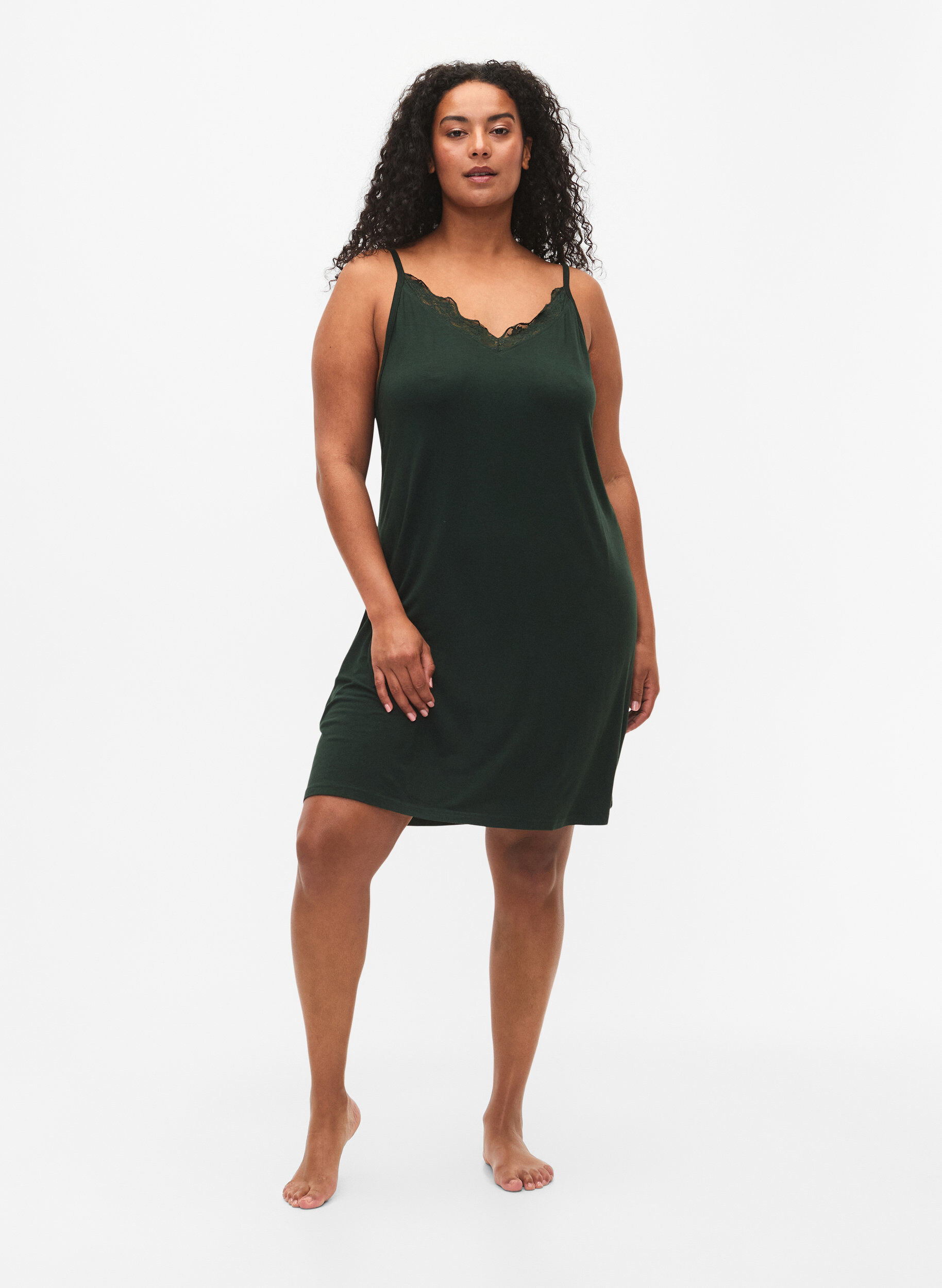ZizziPyjama jurk met kanten rand in viscose, Groen, Model image number 1