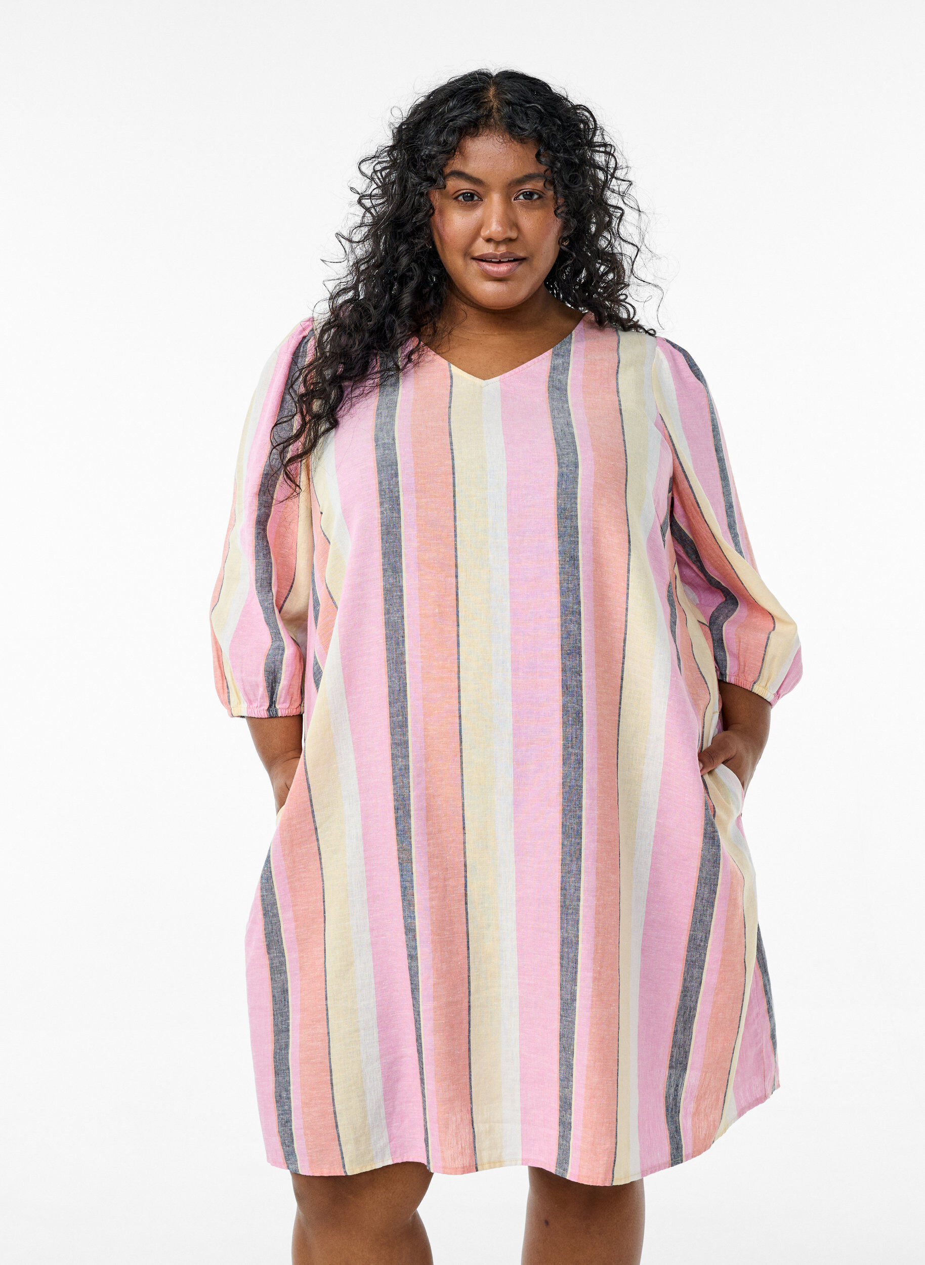ZizziKorte jurk in linnen en viscose met 3/4 mouwen, Geel, Model image number 0