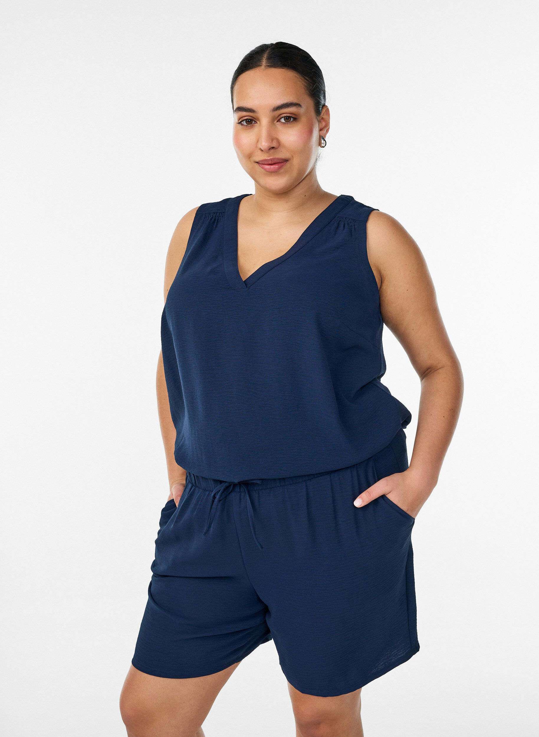 Korte broek met zakken en elastische tailleband, Blauw, Model