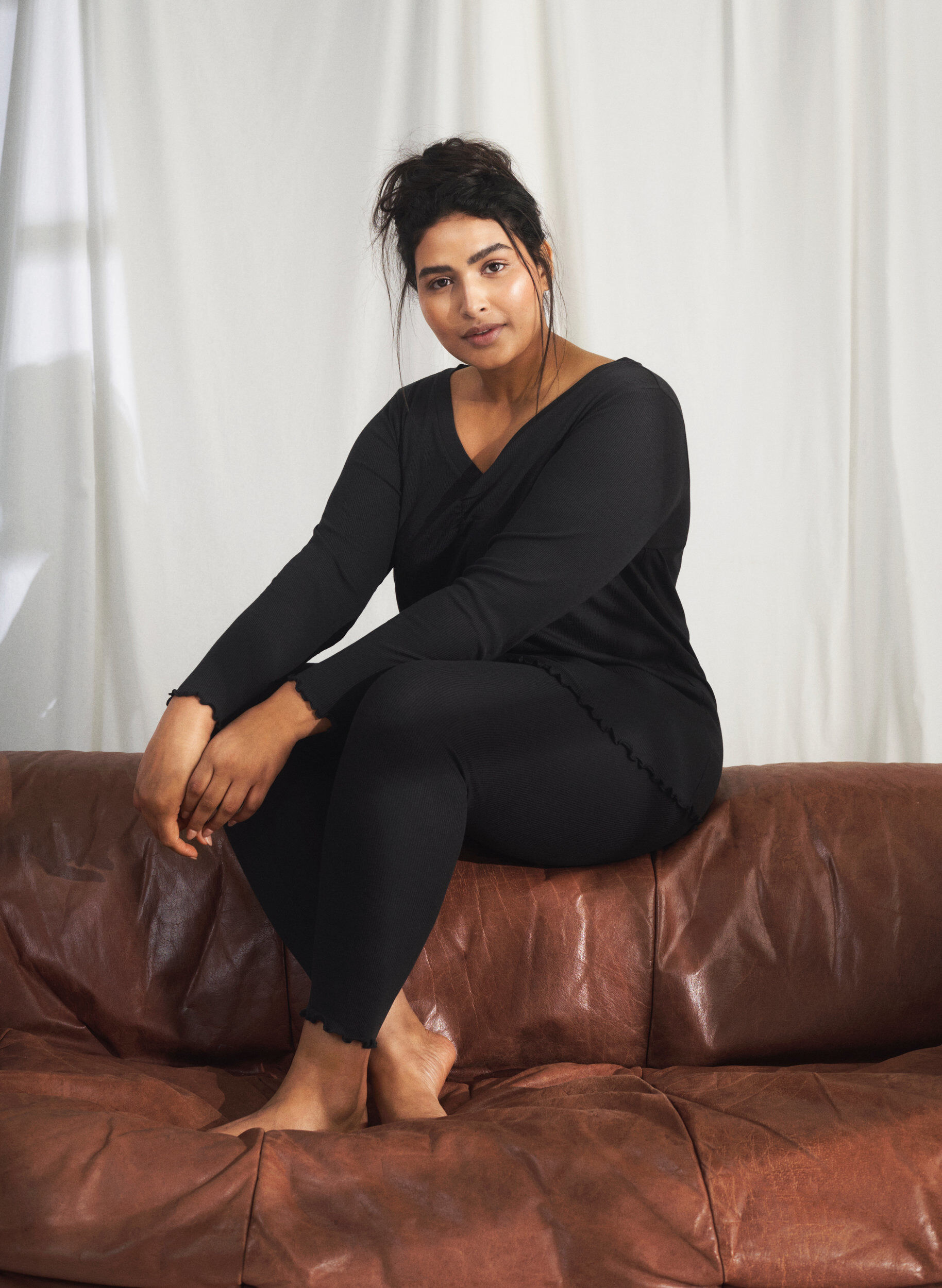 Zizzi Strakke geribde broek, Black, Image image number 0