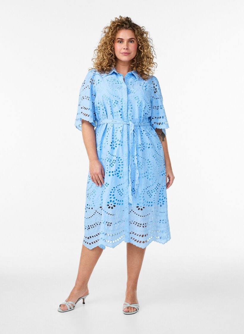 Blousejurk in broderie anglaise met strikceintuur, Blauw, Model