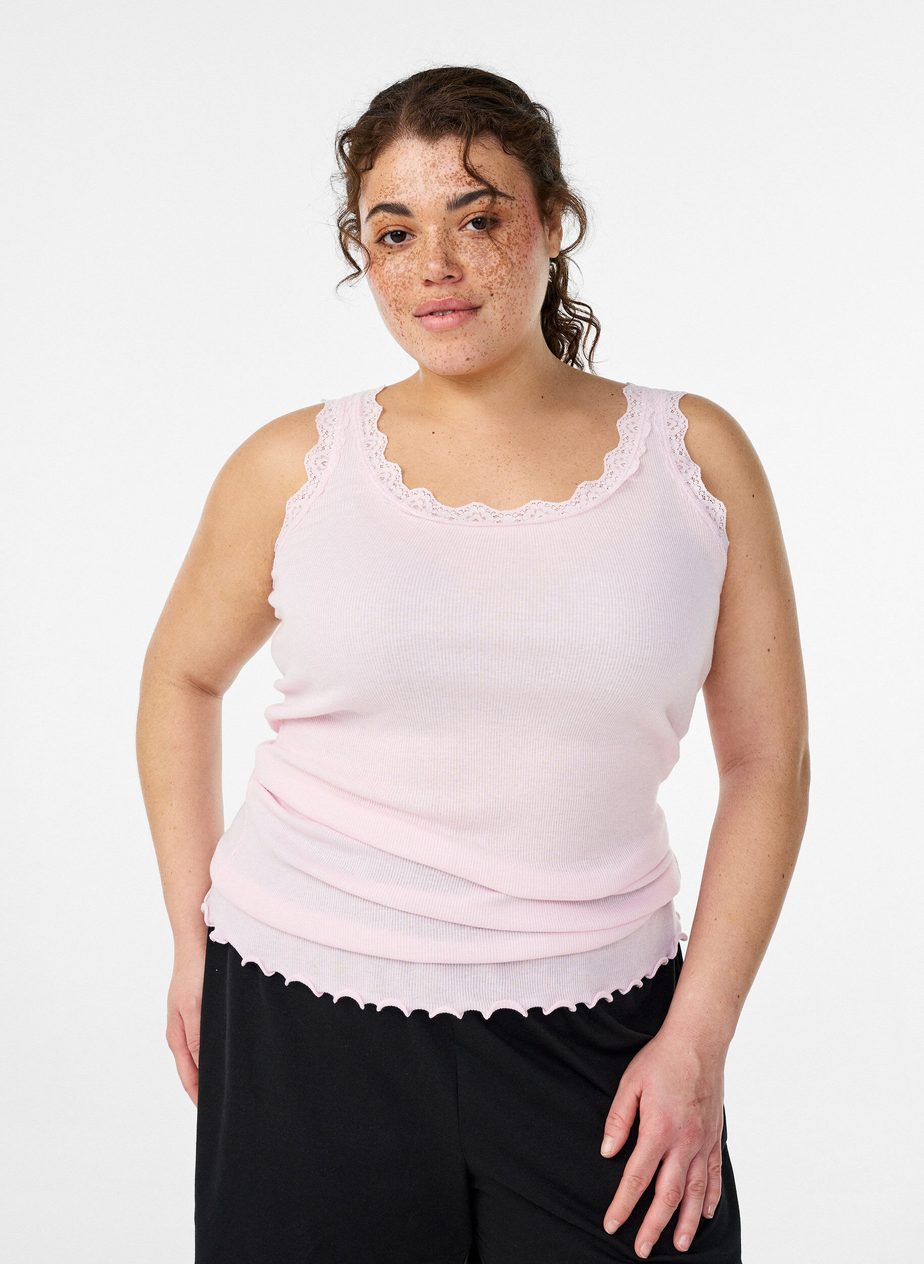 ZizziTop met kanten afwerking, Roze, Model image number 0