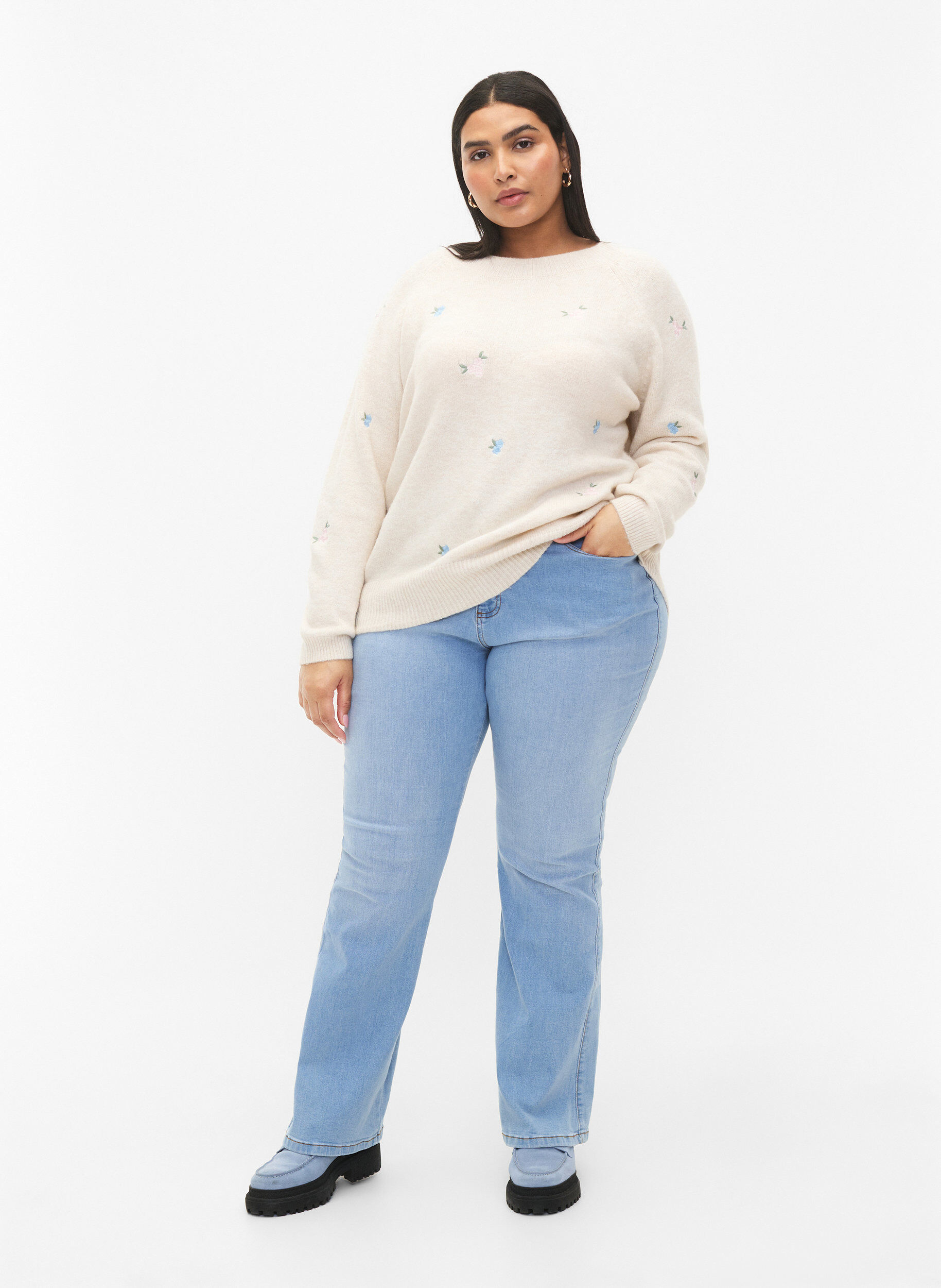 Zizzi Gebreide trui met geborduurde bloemen, Birch Comb, Model image number 2