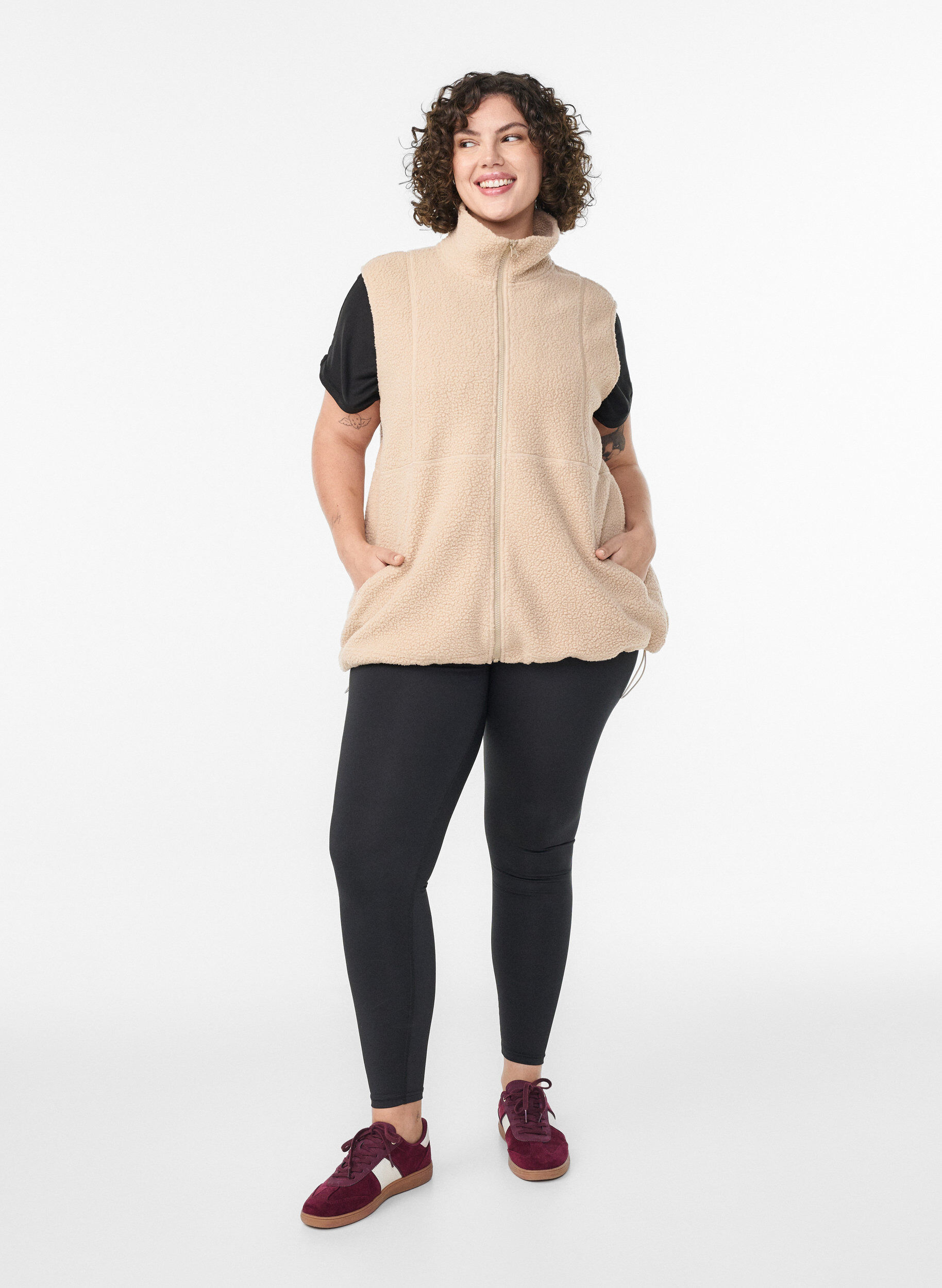 Zizzi Teddy vest met zakken, Beige, Model image number 1