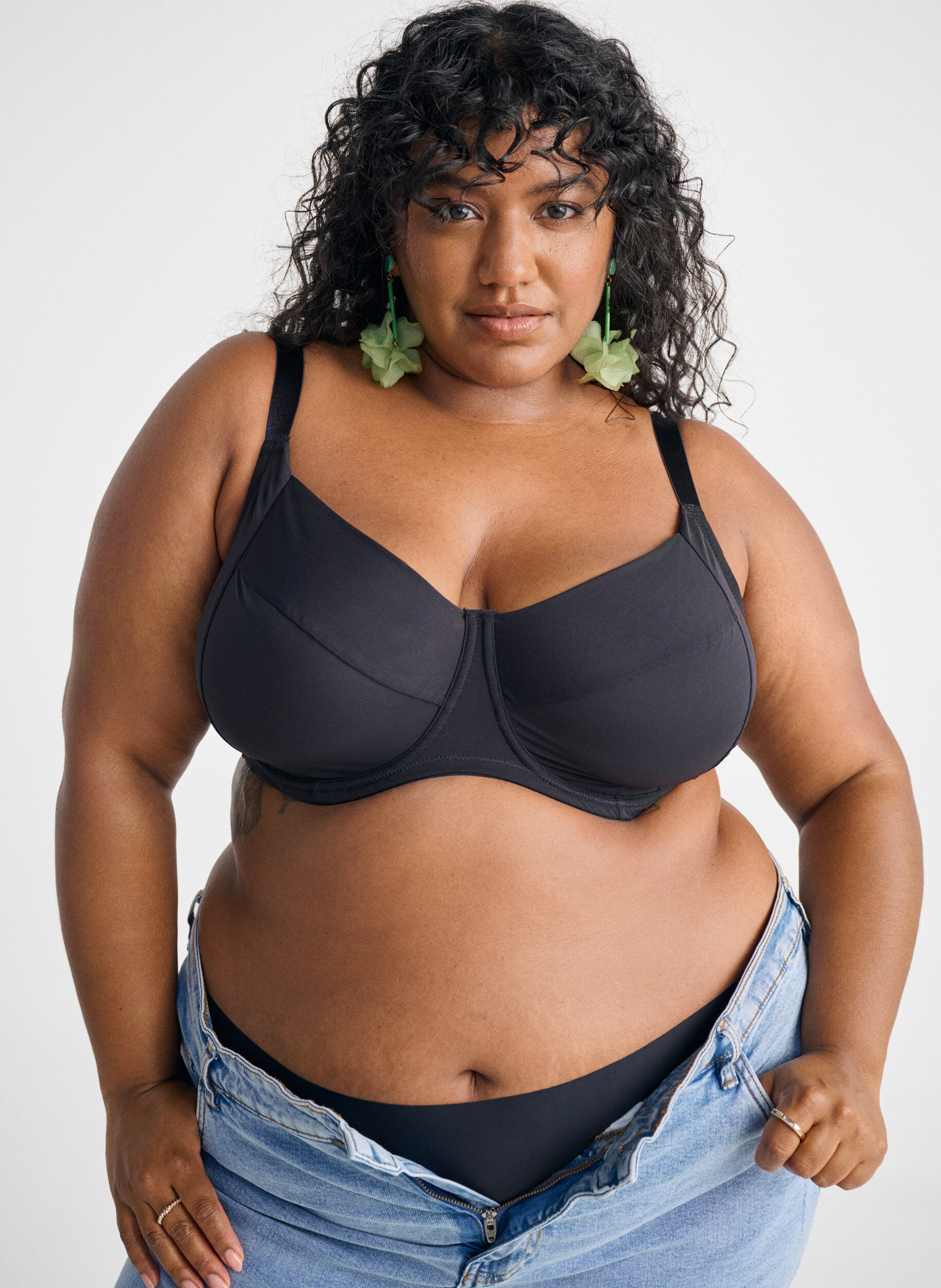 Zizzi Volledig bedekkende basis-bh in mesh, Zwart, Image image number 0