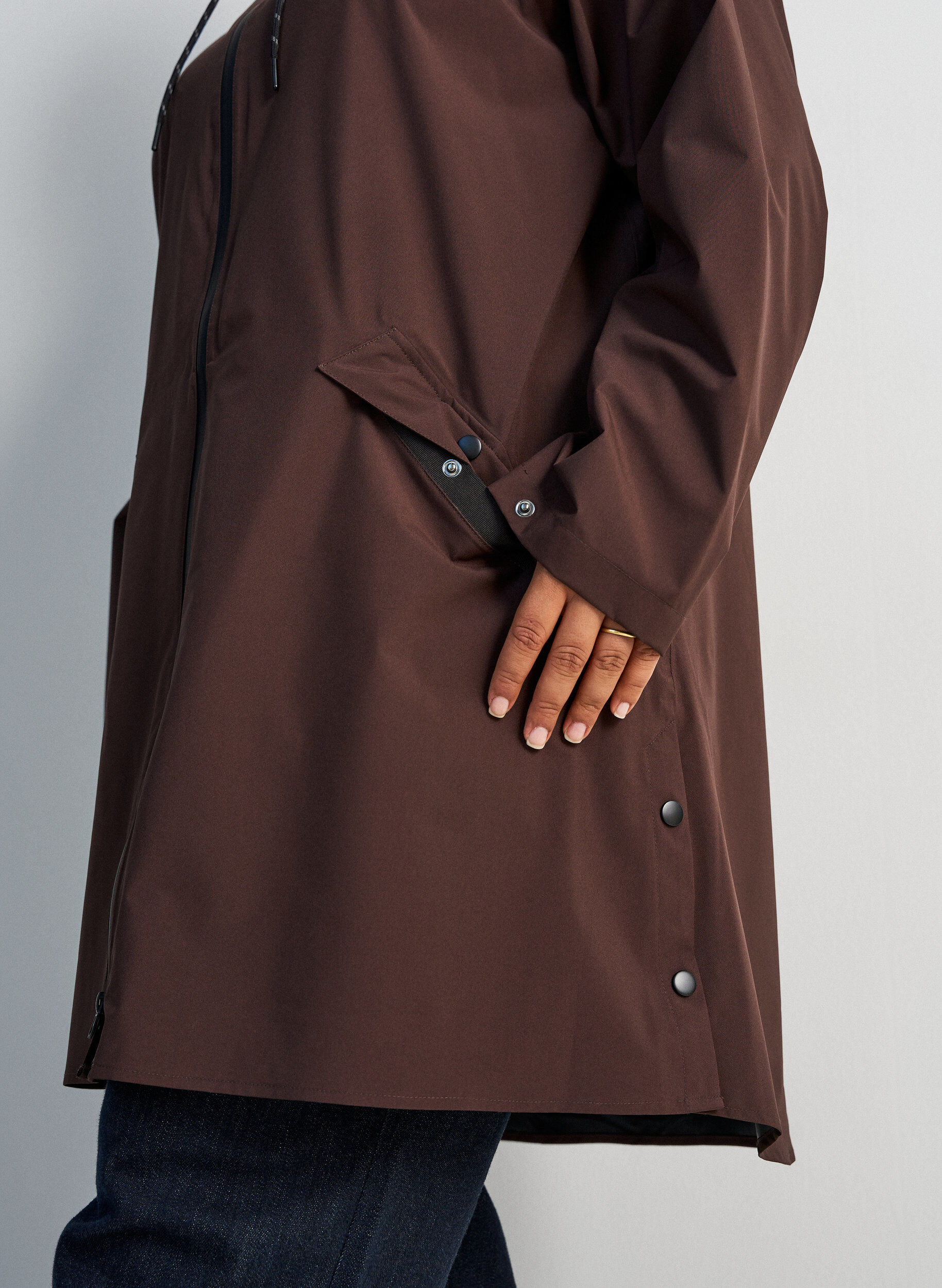ZizziRegenjas met zakken en capuchon, Bruin, Model image number 3