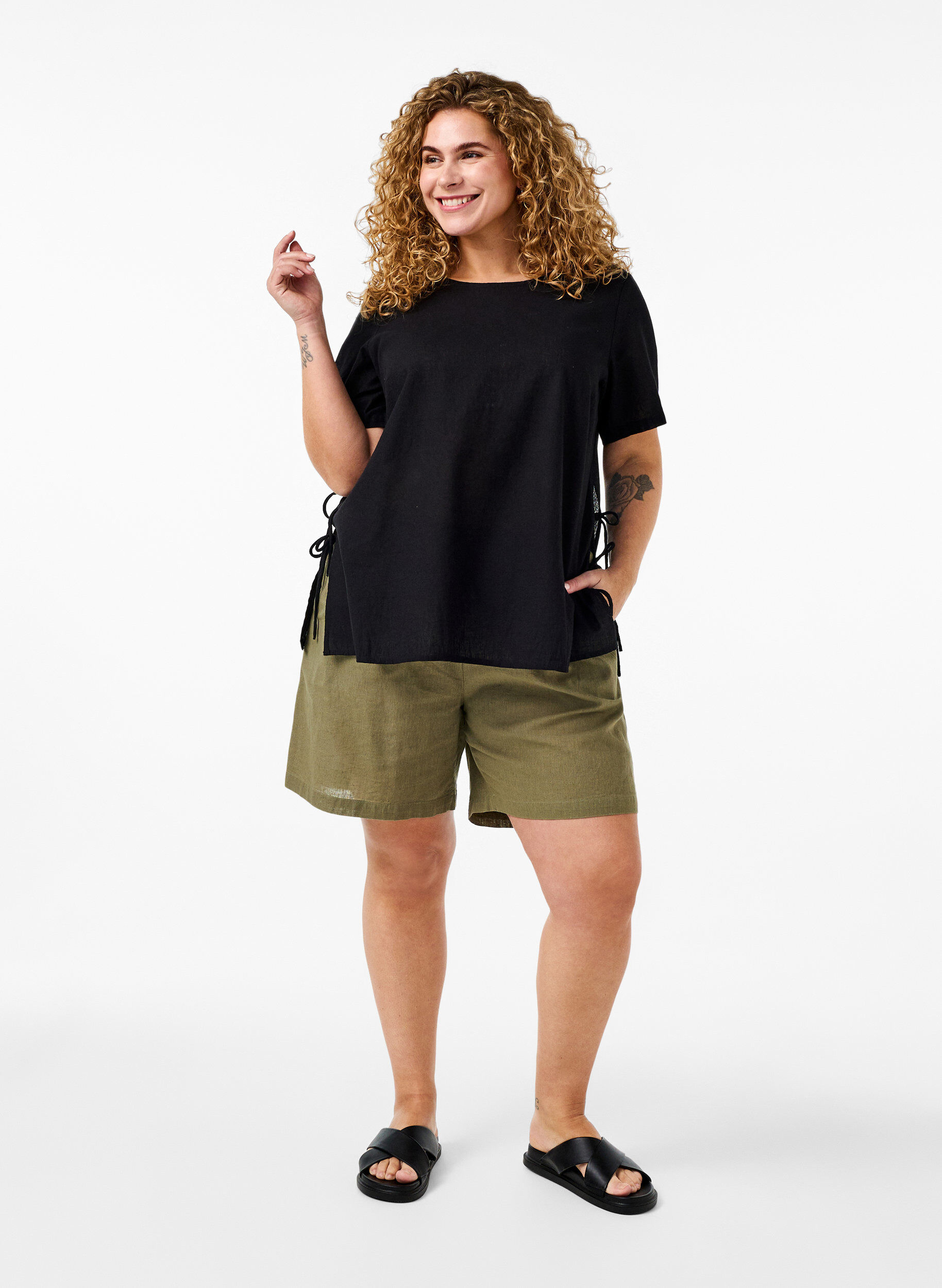 Zizzi Losse korte broek van katoenmix met linnen, Deep Lichen Green, Model image number 3