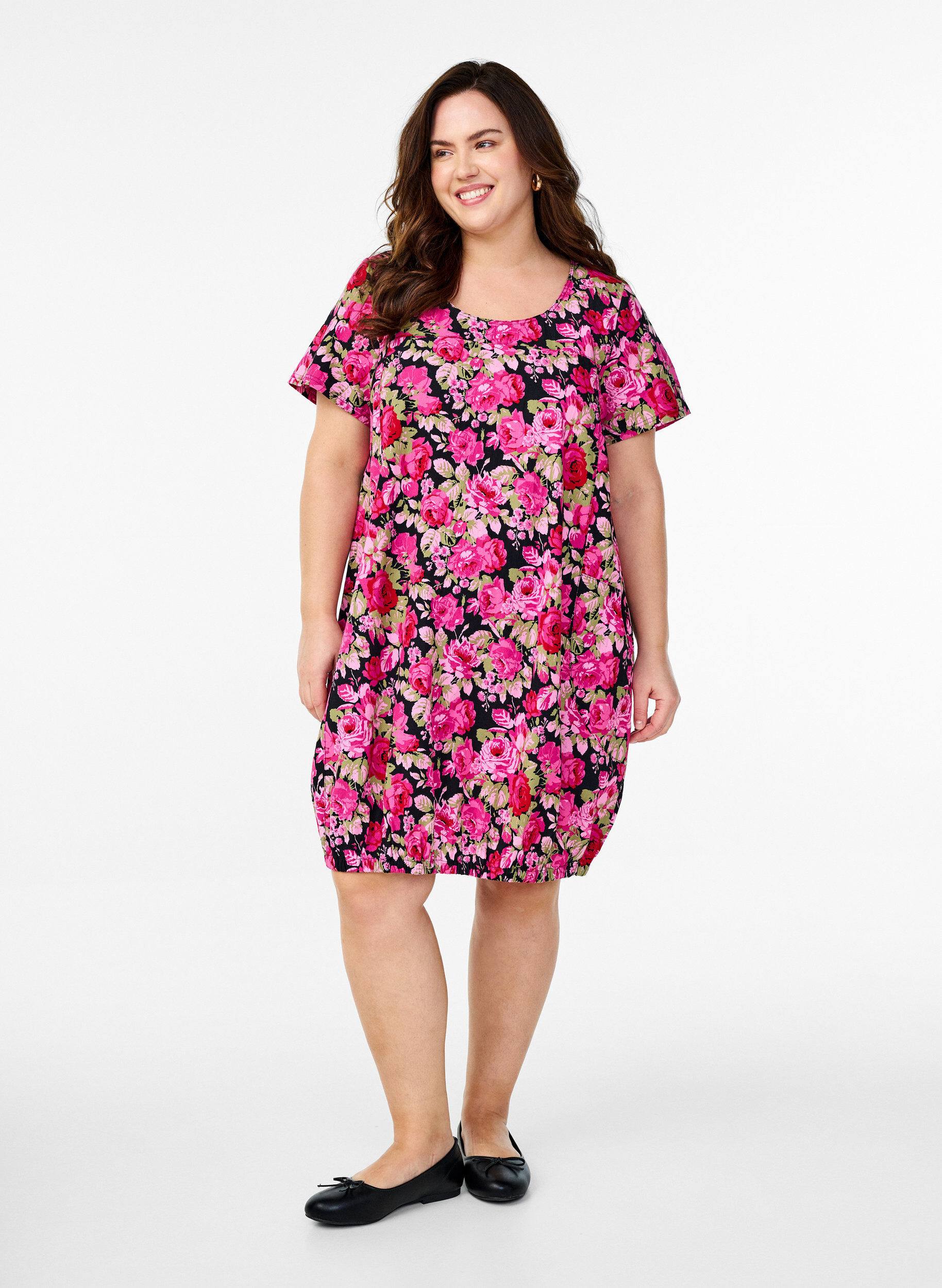 Zizzi Katoenen jurk met korte mouwen en print, Zwart, Model image number 1