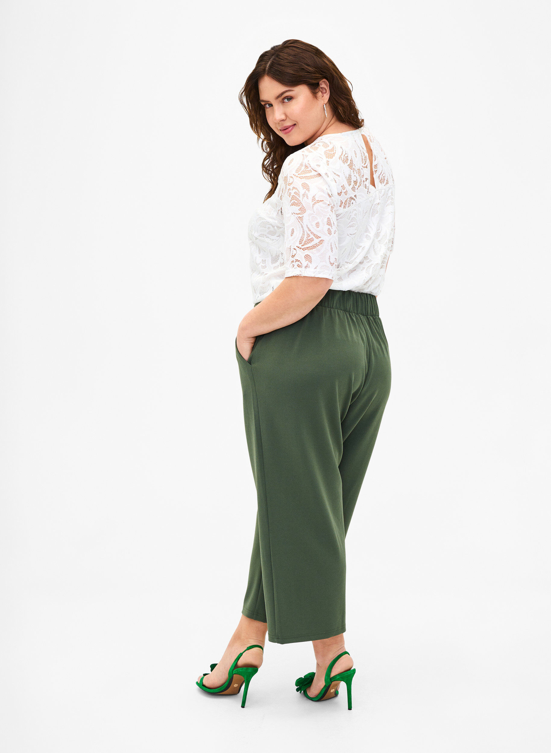 Zizzi7/8 broek met losse pasvorm, Groen, Model image number 1