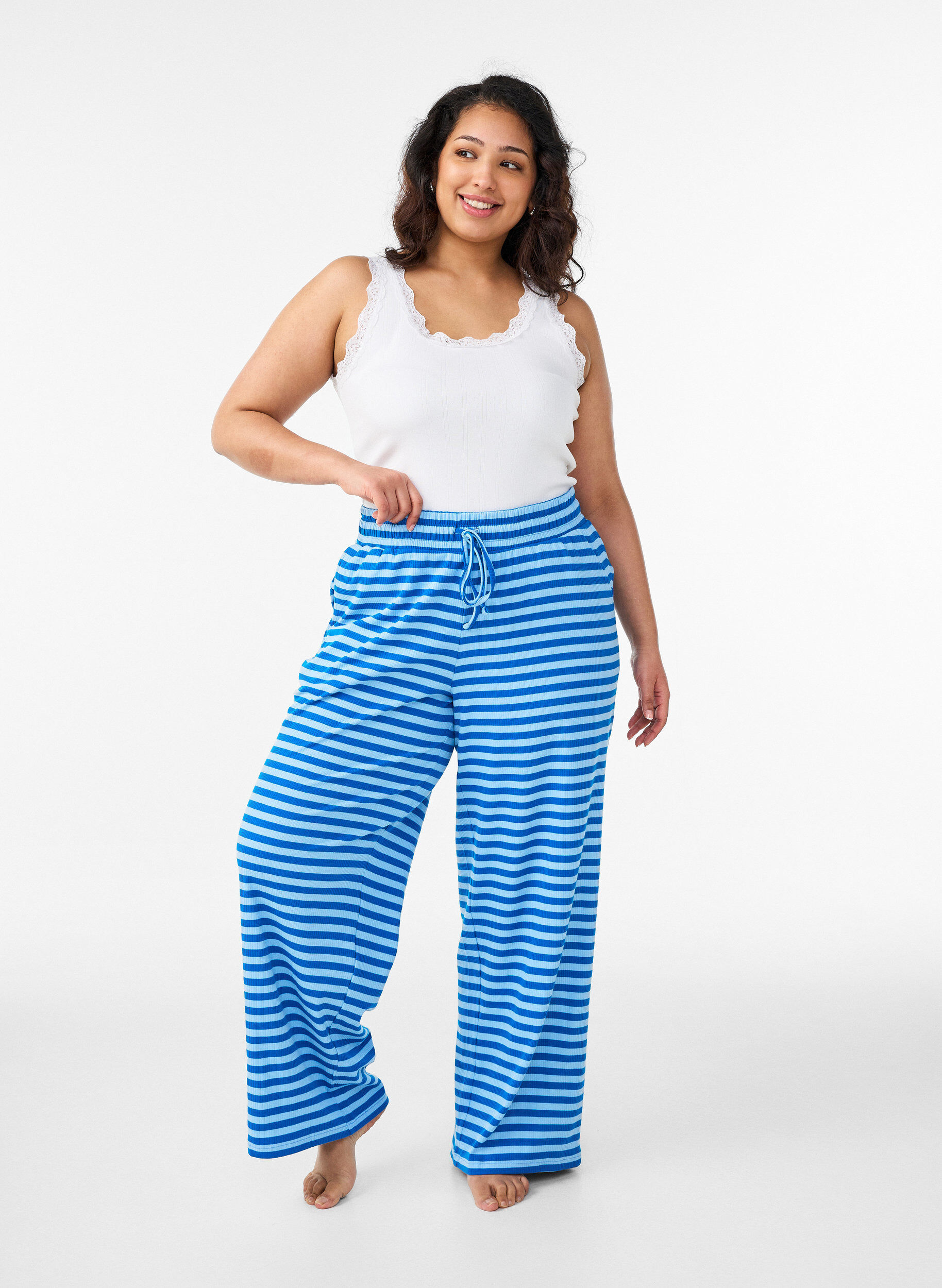 ZizziGestreepte pyjamabroek met een high waist en wijde pijpen, Blauw, Model image number 0