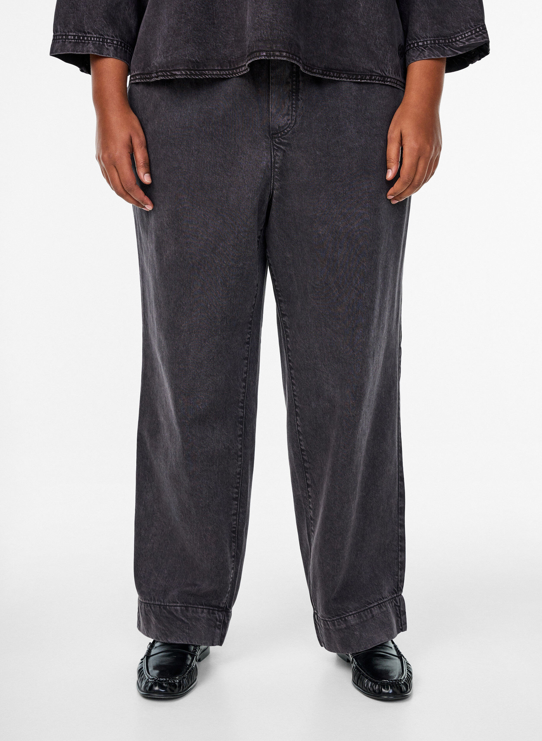 Zizzi Brede jeans met een elastische tailleband, Grijs, Model image number 2