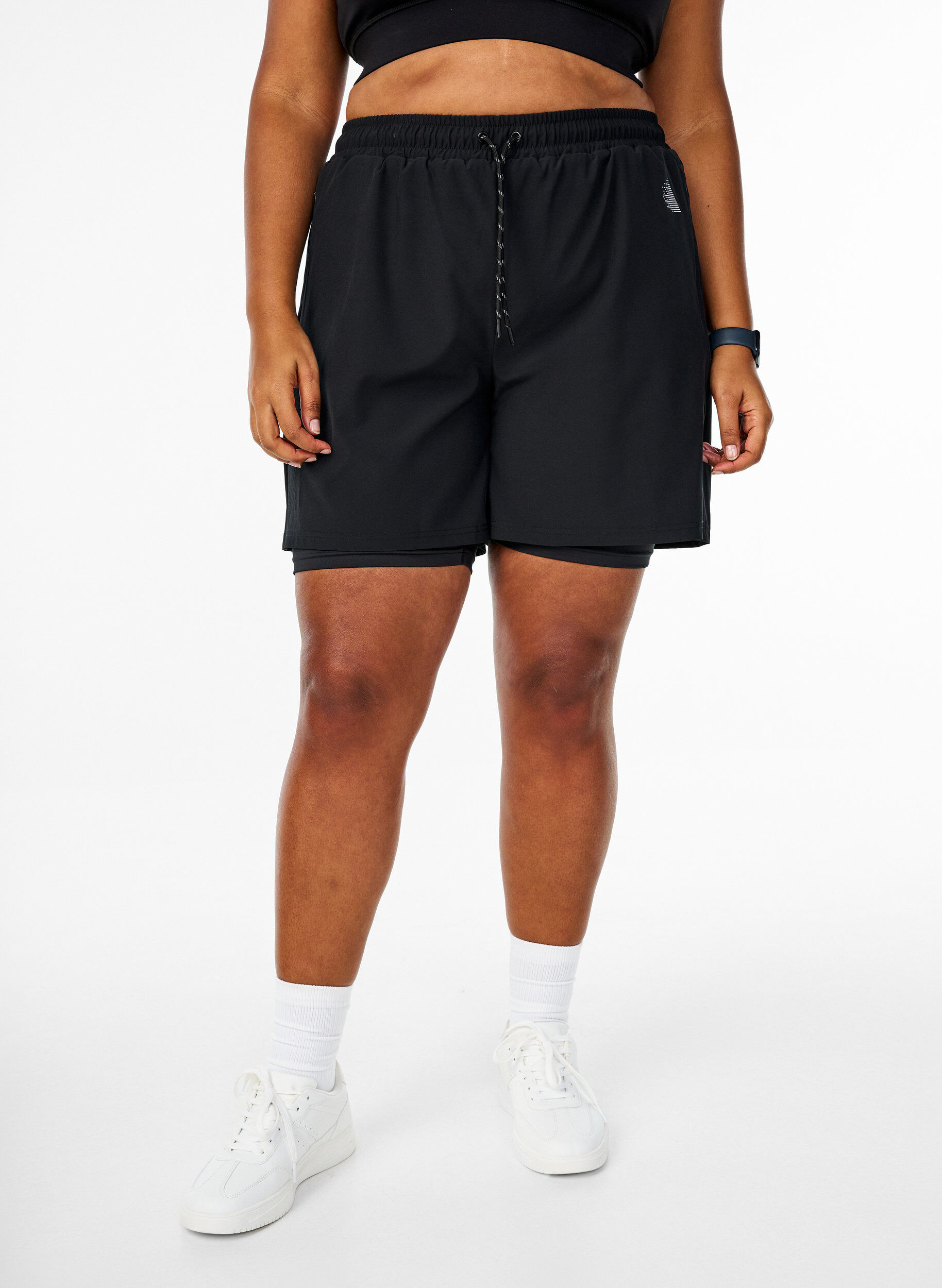 Zizzi Trainingsshort met binnenbroekje, Zwart, Model image number 3
