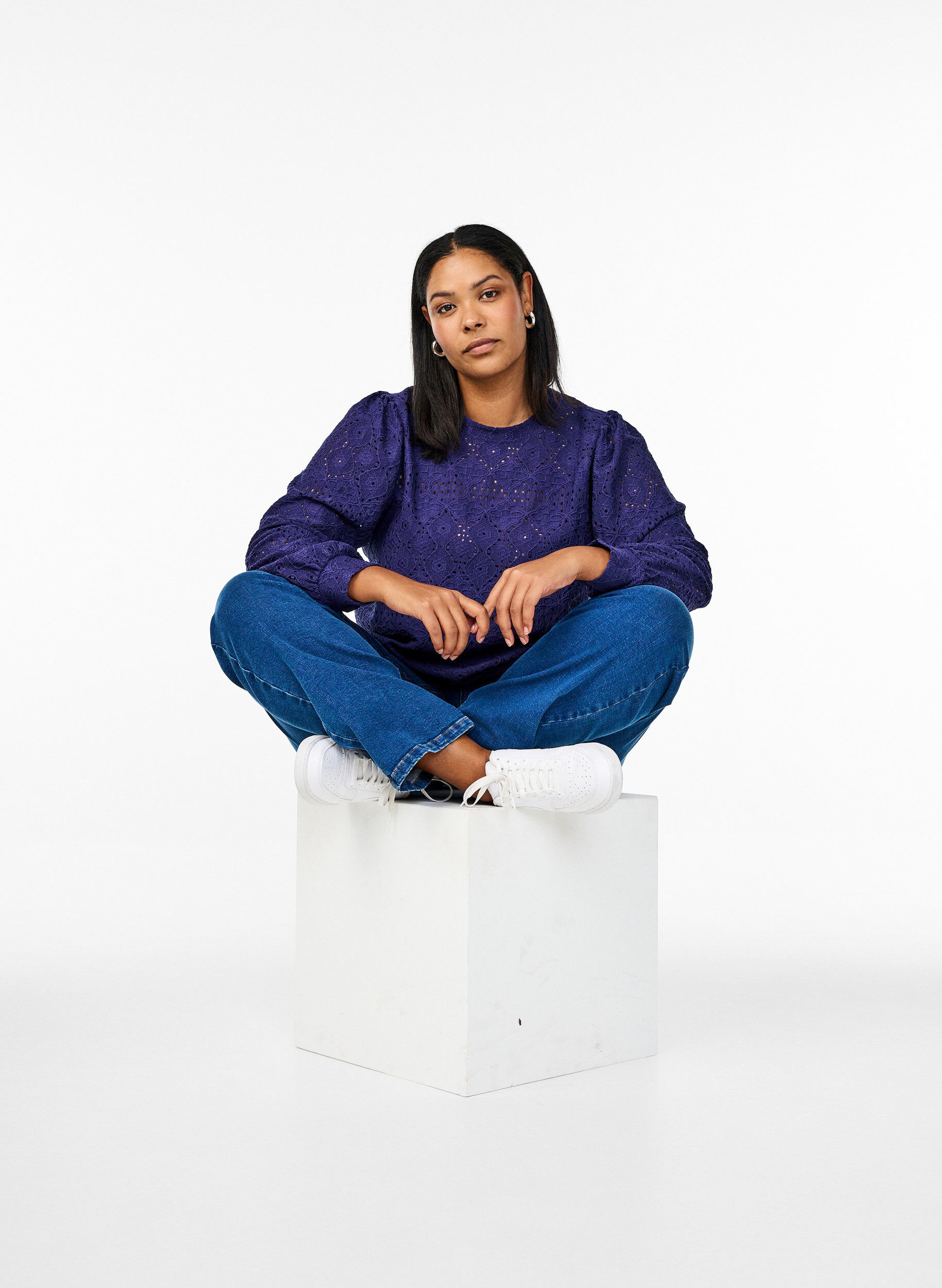 Zizzi Blouse met lange mouwen en een opengewerkt patroon, Paars, Image image number 0