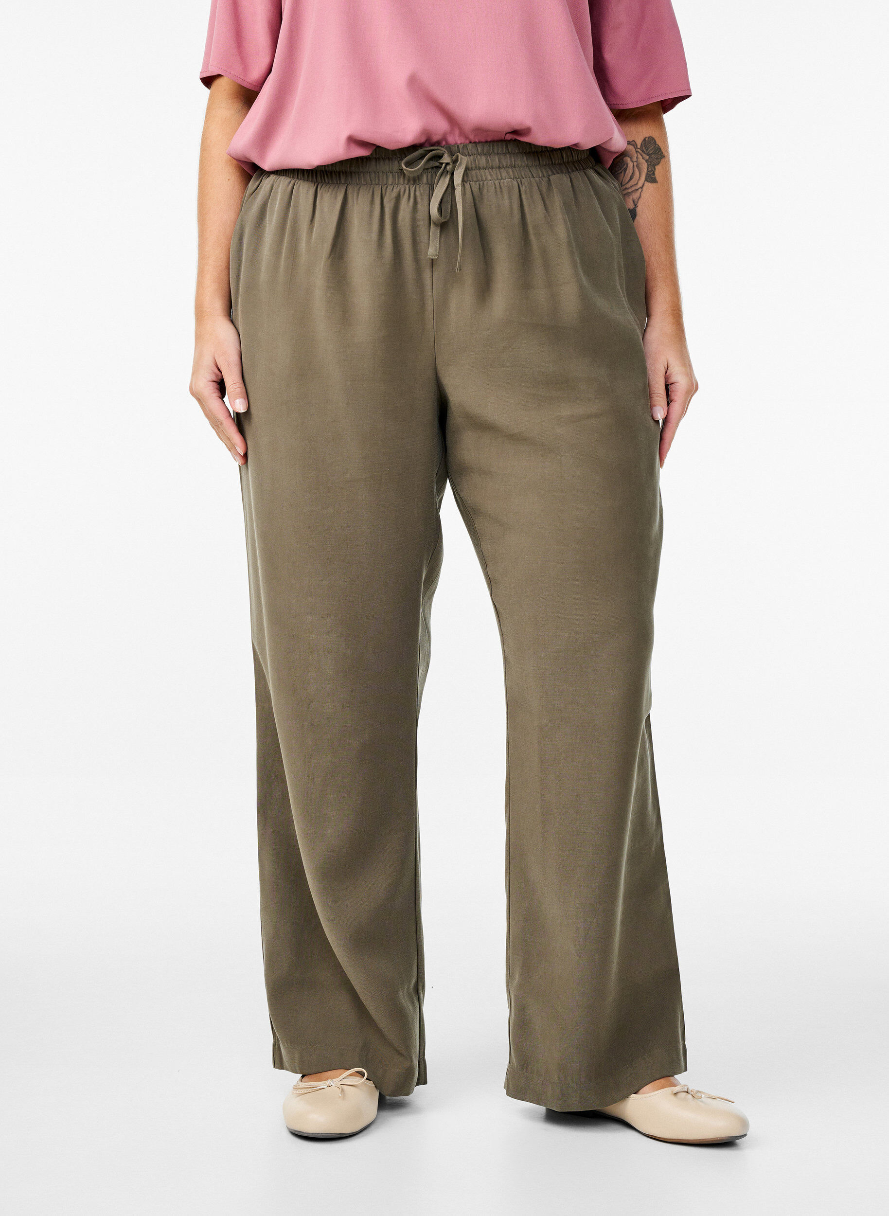 Zizzi FLASH - Viscose broek met elastische tailleband, Groen, Model image number 2