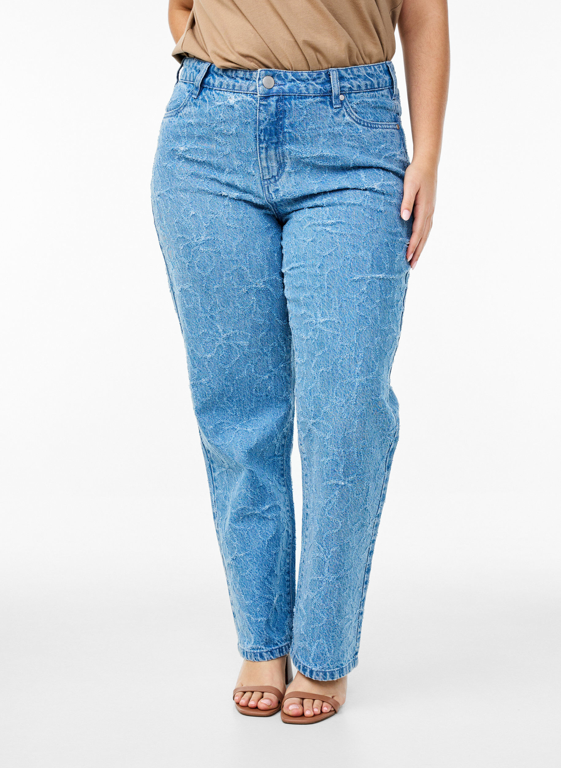 Zizzi Gemma jeans met een hoge taille en bloemenpatroon, Blauw, Model image number 3