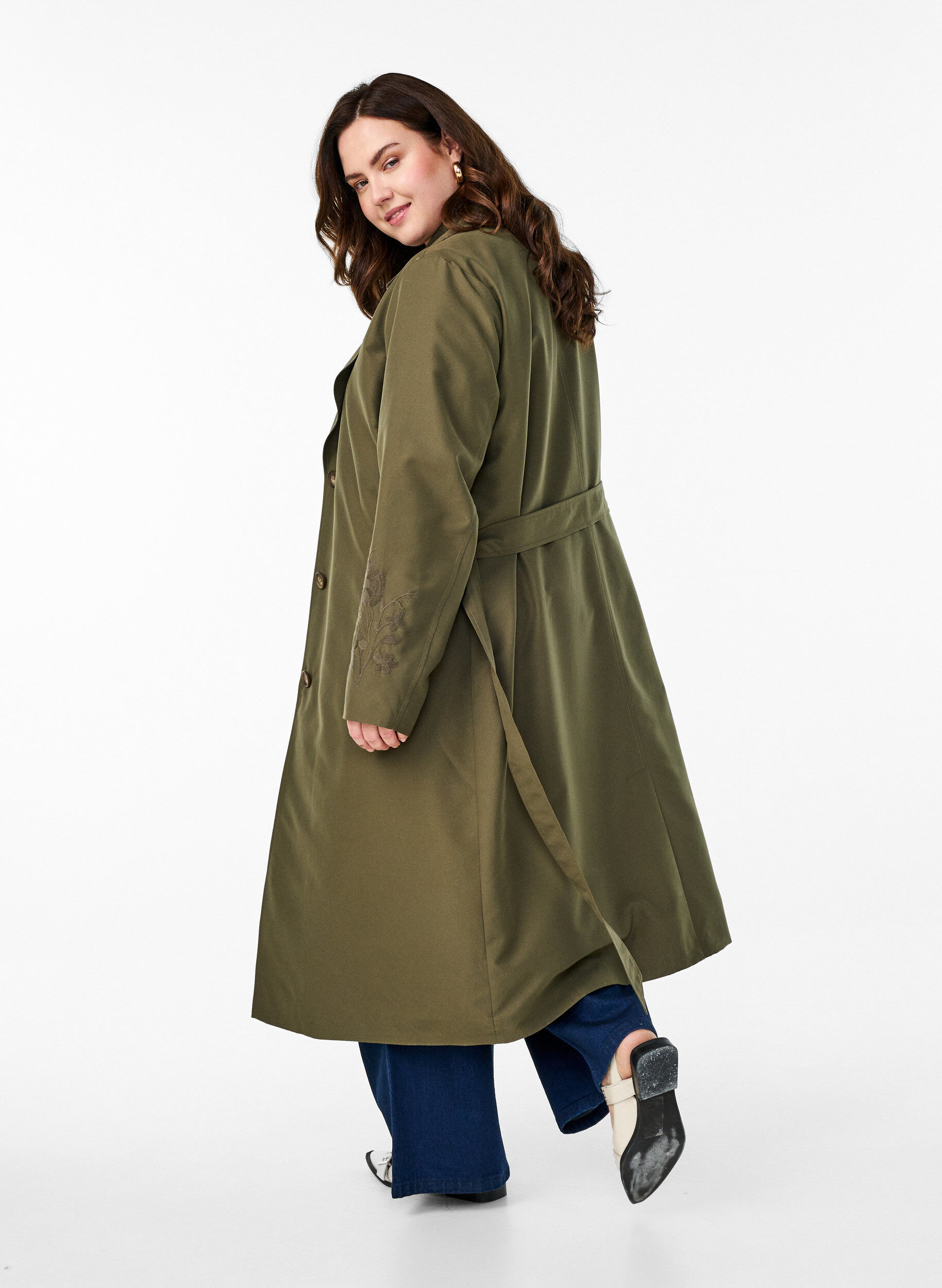 Zizzi Lange trenchcoat met borduursels, Groen, Model image number 2