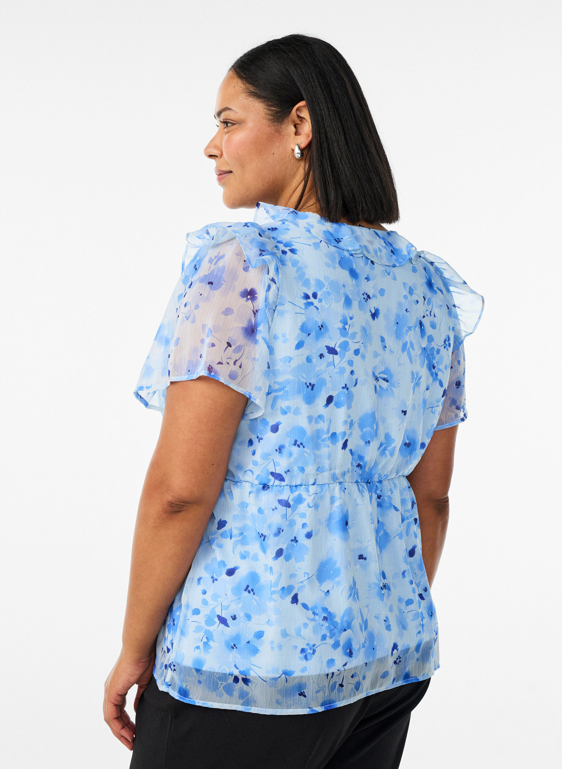 Zizzi Bloemenblouse met rucheskraag en peplum effect, Blauw, Model image number 2