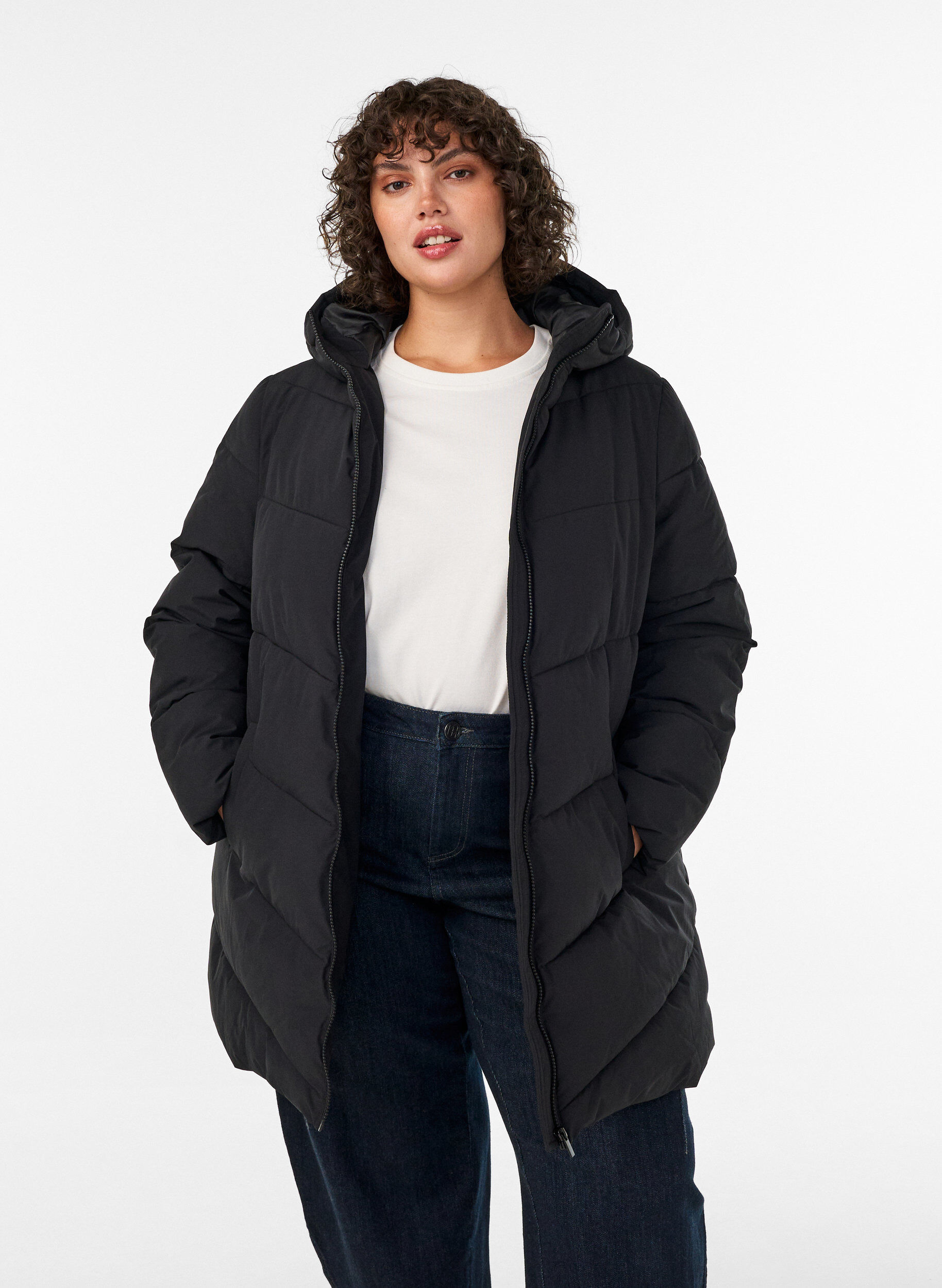 ZizziHalflange pufferjas met capuchon, Zwart, Model image number 0
