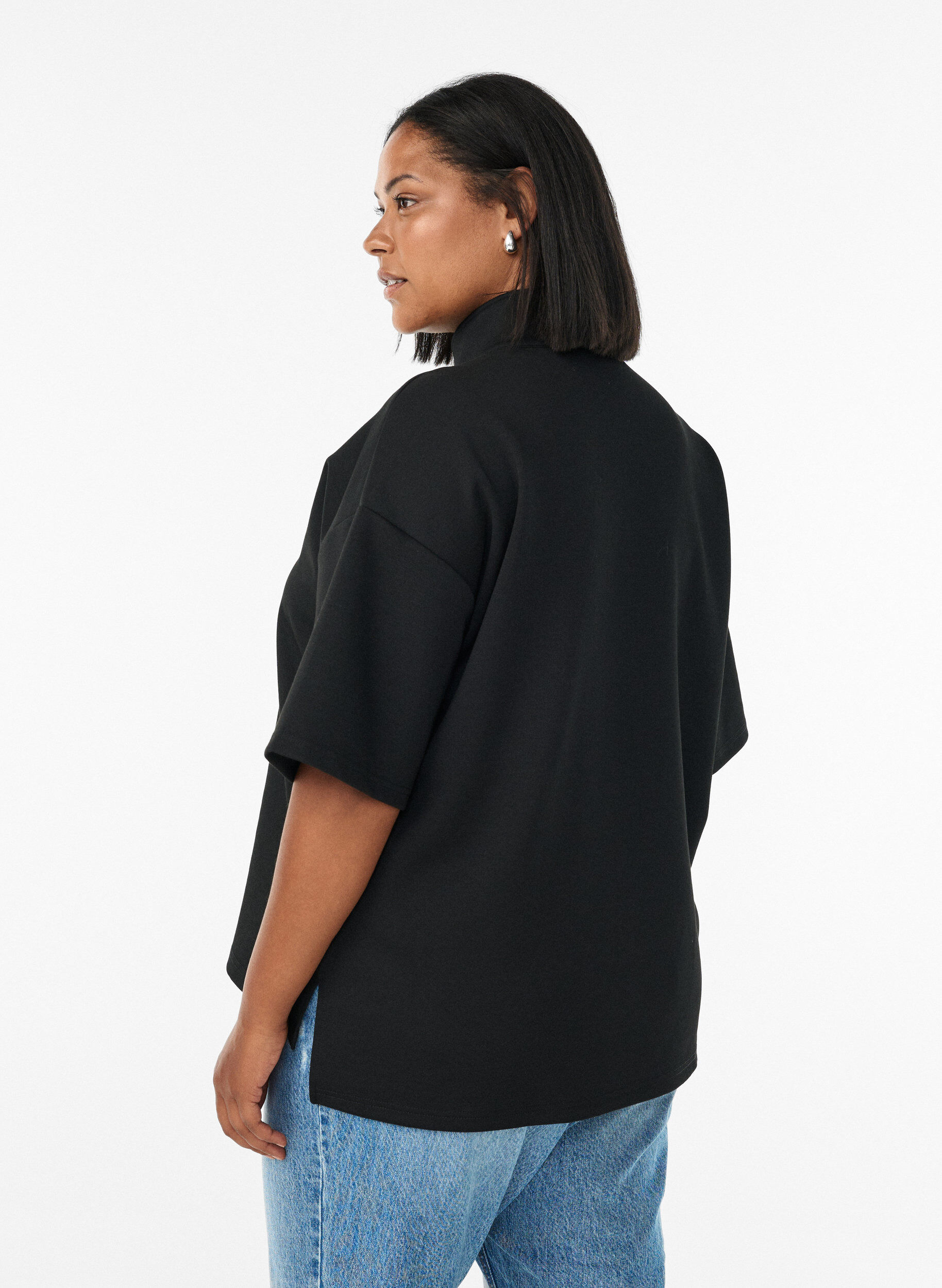 Zizzi Sweatshirt met korte mouwen en een hoge kraag, Zwart, Model image number 2