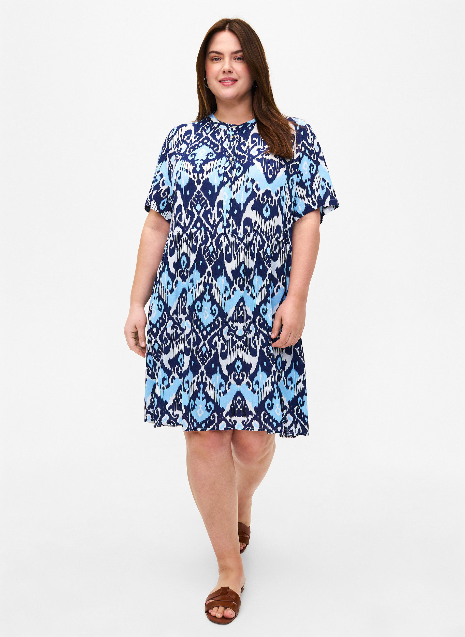 Zizzi Viscose jurk met korte mouwen en print, Blue Ethnic AOP, Model image number 2