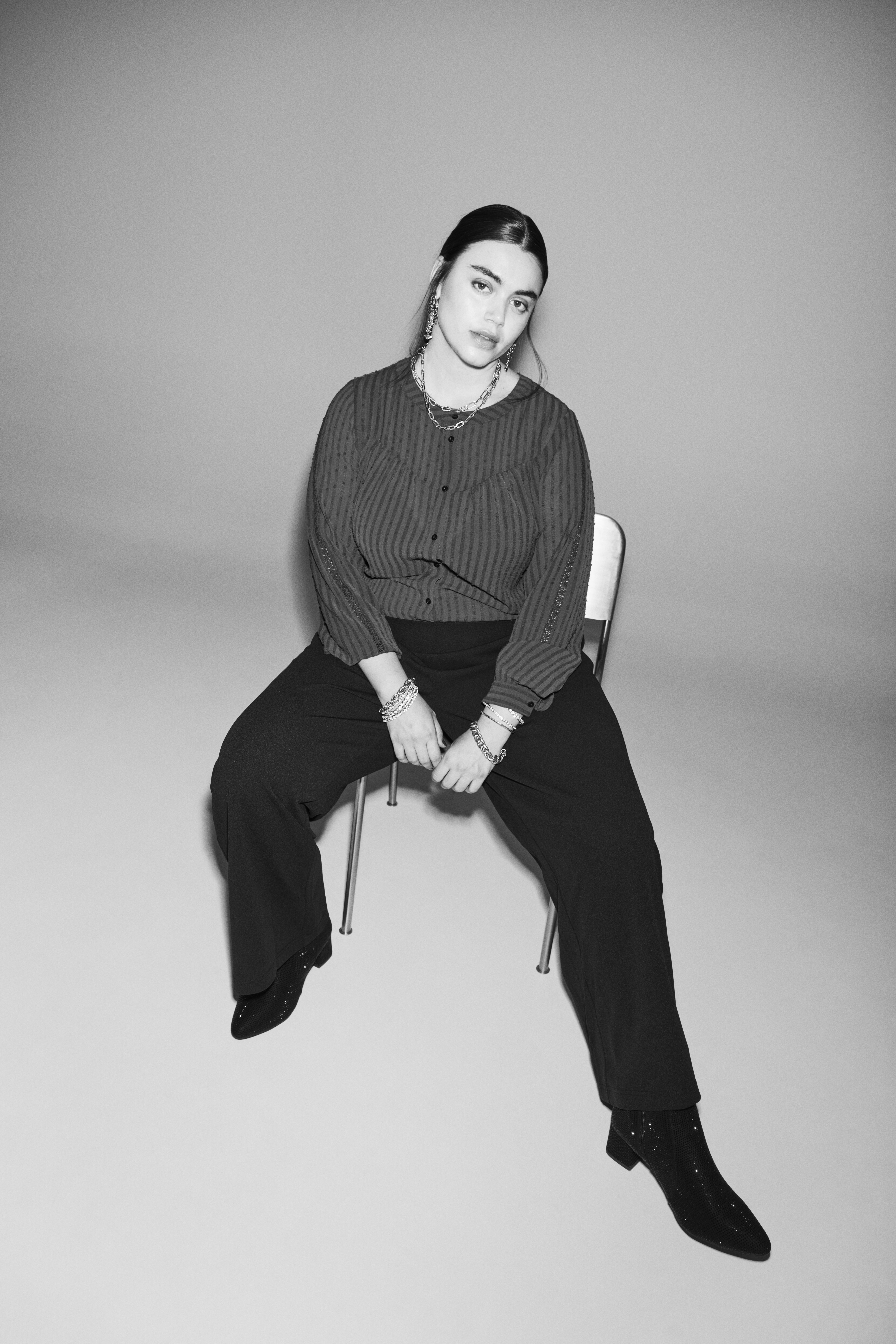 Zizzi Shirt met geborduurde details, , Model