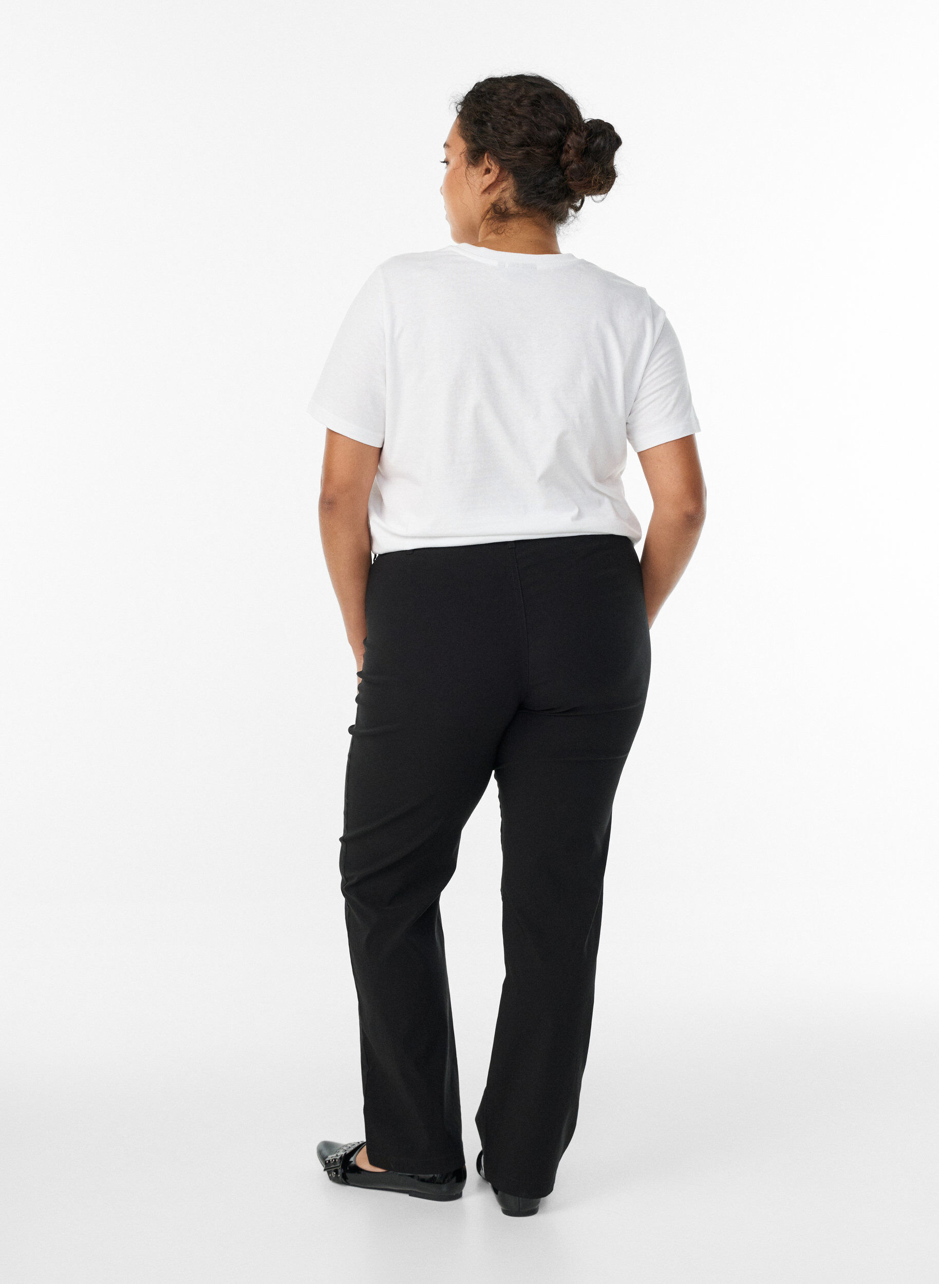 Zizzi Klassieke broek in viscosemix, Zwart, Model image number 2