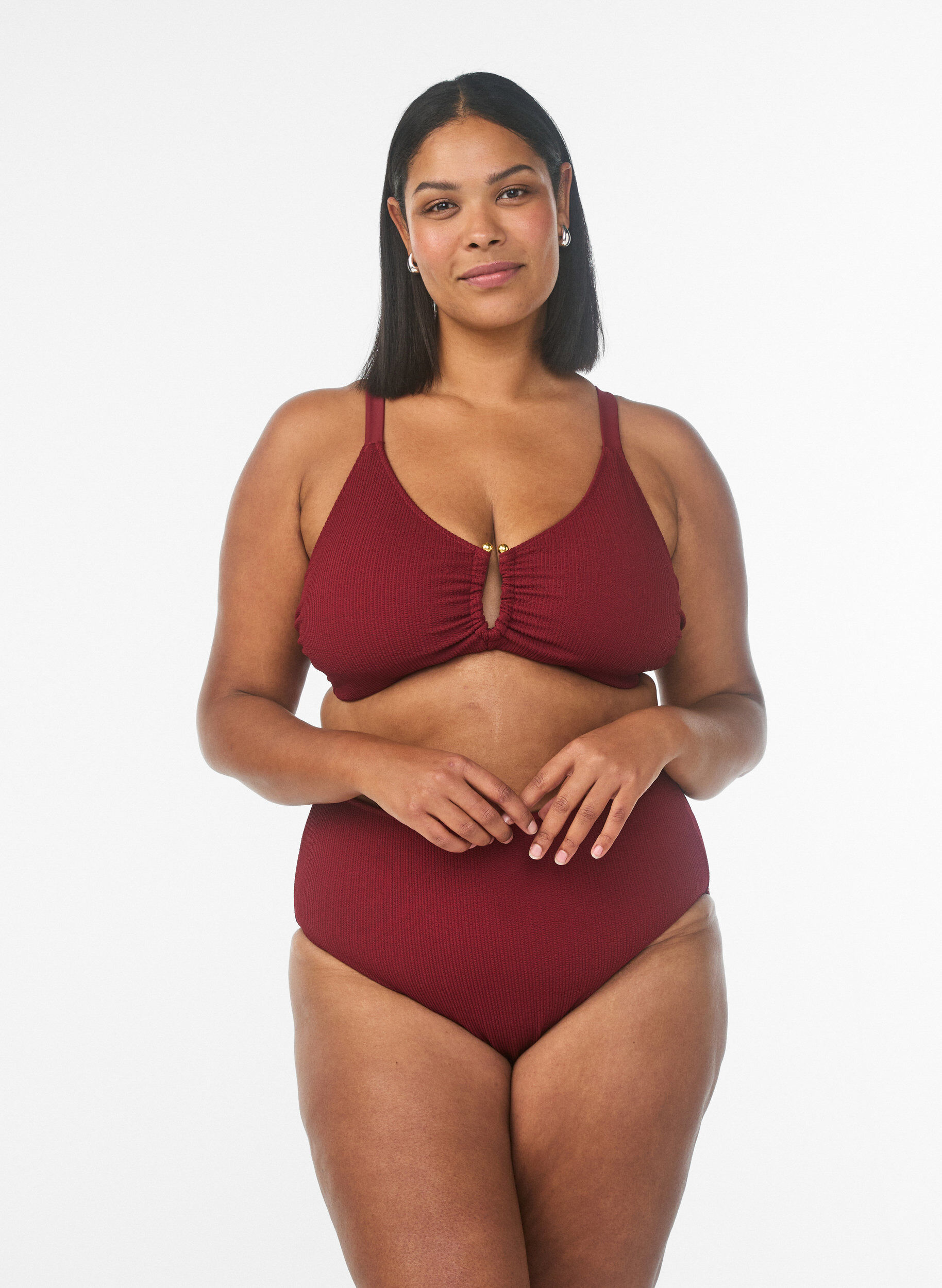 Zizzi Bikinitop met textuur en goudkleurig detail, Rood, Model image number 1