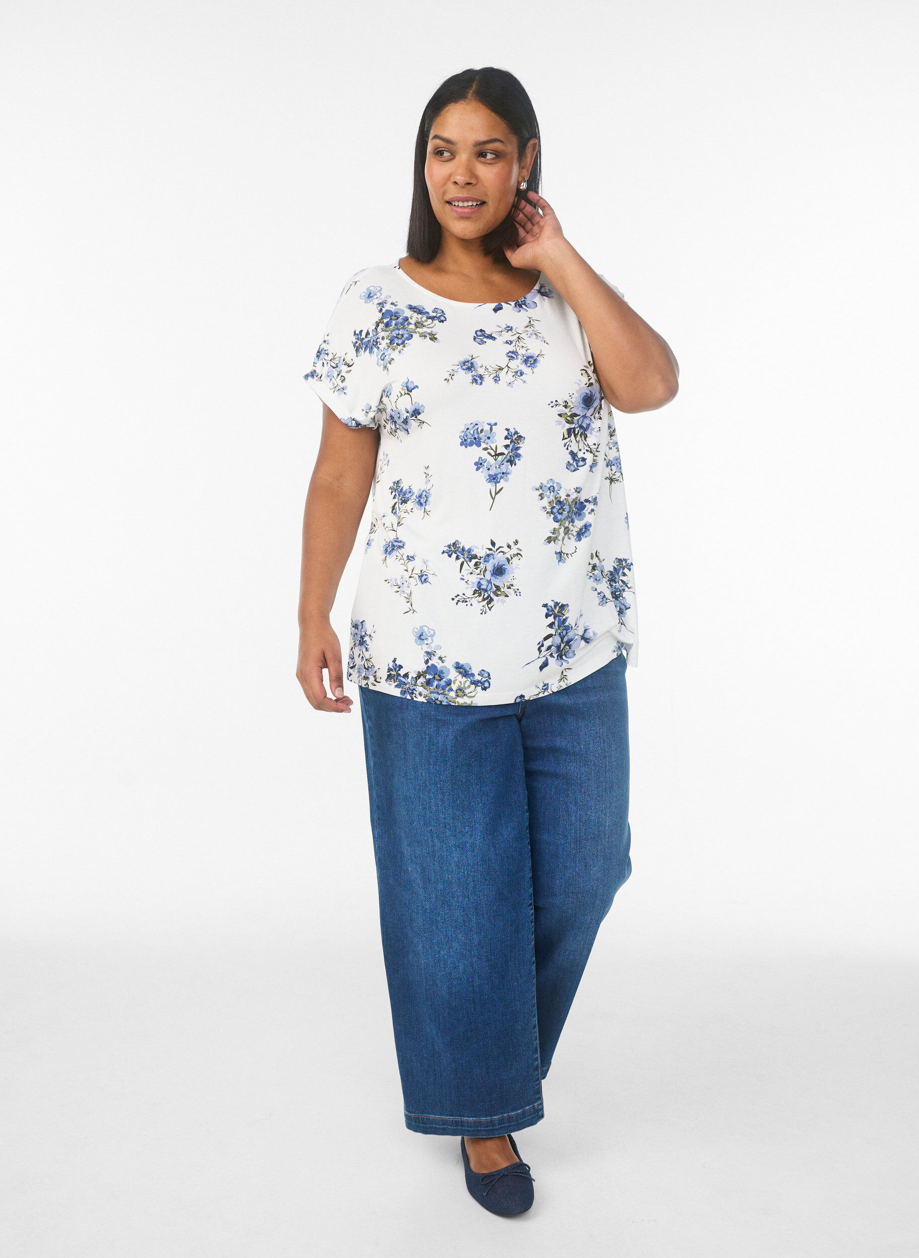 Zizzi T-shirt met bloemenprint, Vanille, Model image number 1