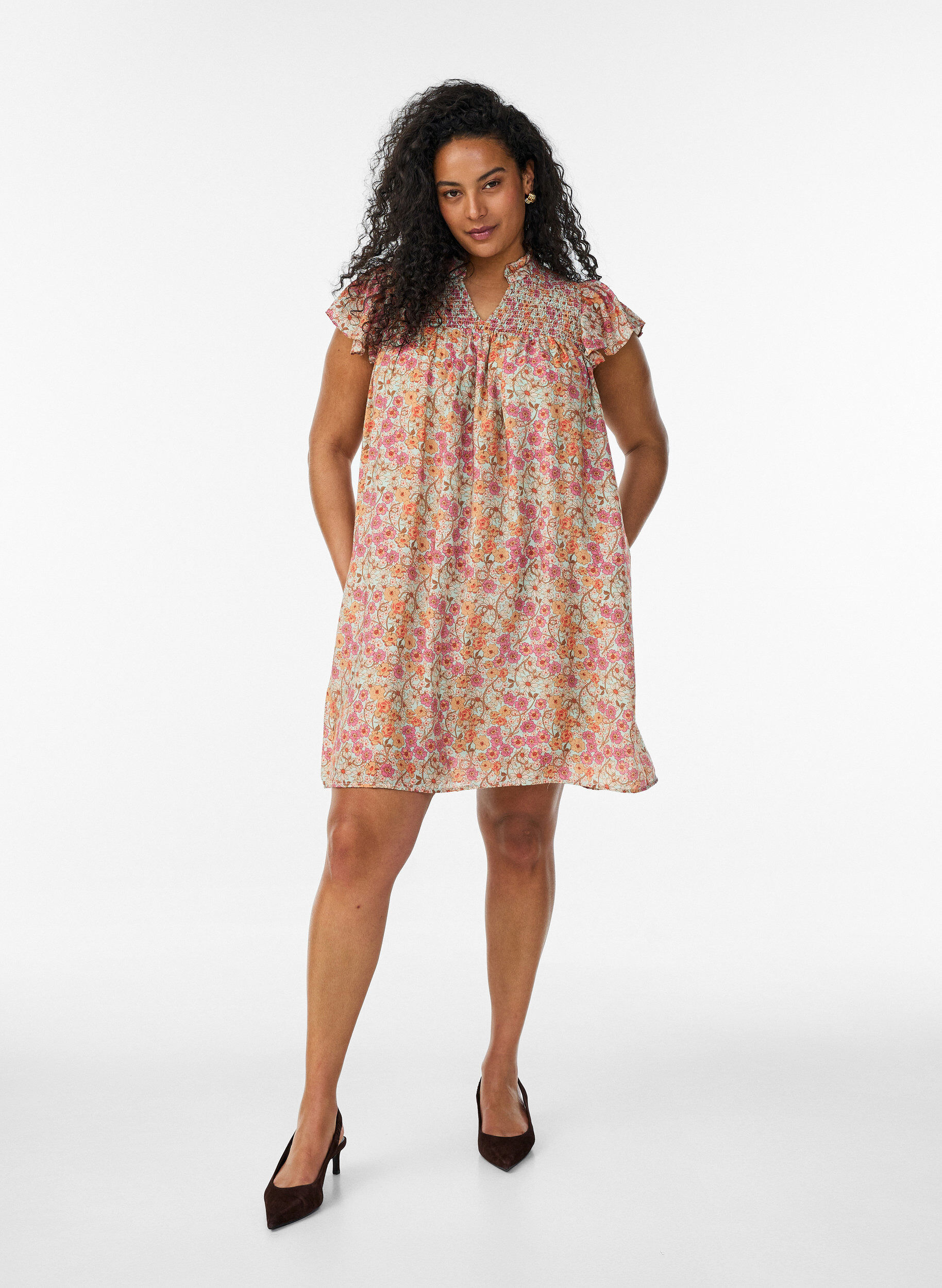 ZizziKorte viscose jurk met smokwerk en bloemenprint, Oranje, Model image number 1