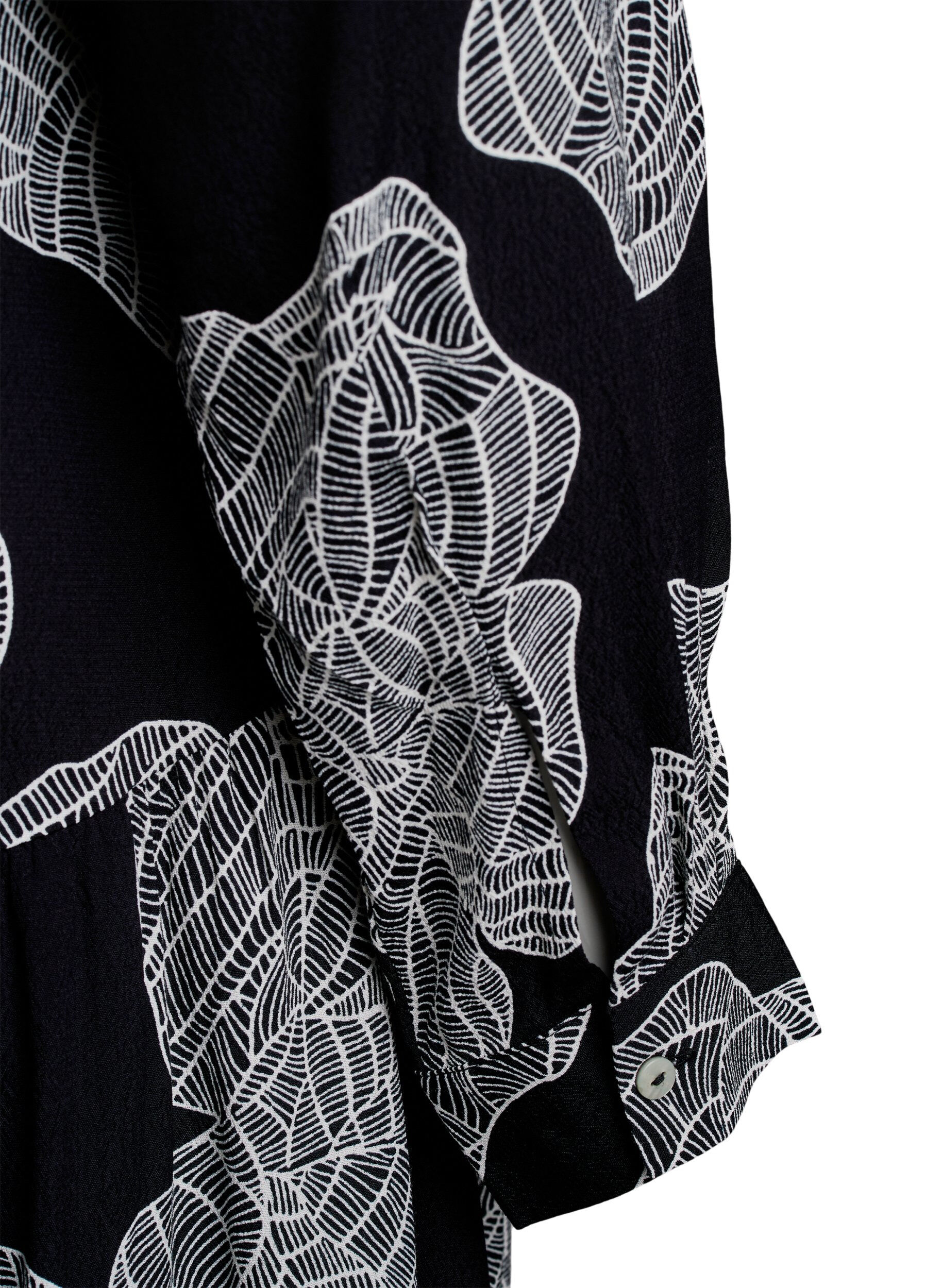 Zizzi Bedrukte viscose midi-jurk met lange mouwen, Zwart, Packshot image number 3
