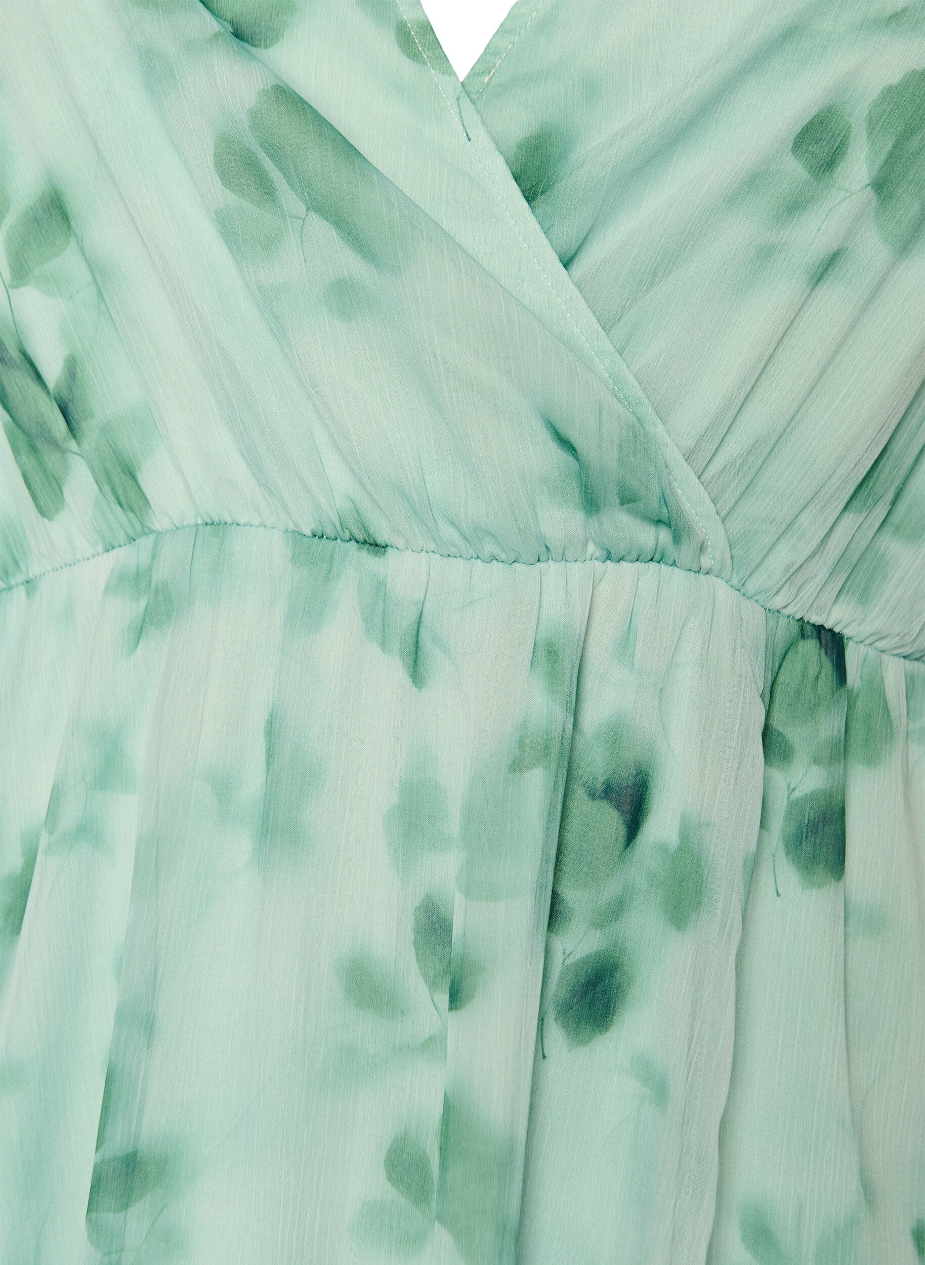 Zizzi Lange chiffon jurk met bloemenprint en korte mouwen, Groen, Packshot image number 2