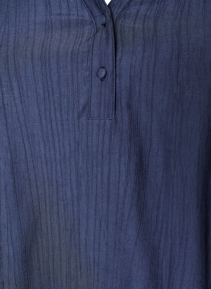 Blouse in een gekreukelde viscosemix met een V-hals, Blauw, Packshot image number 2