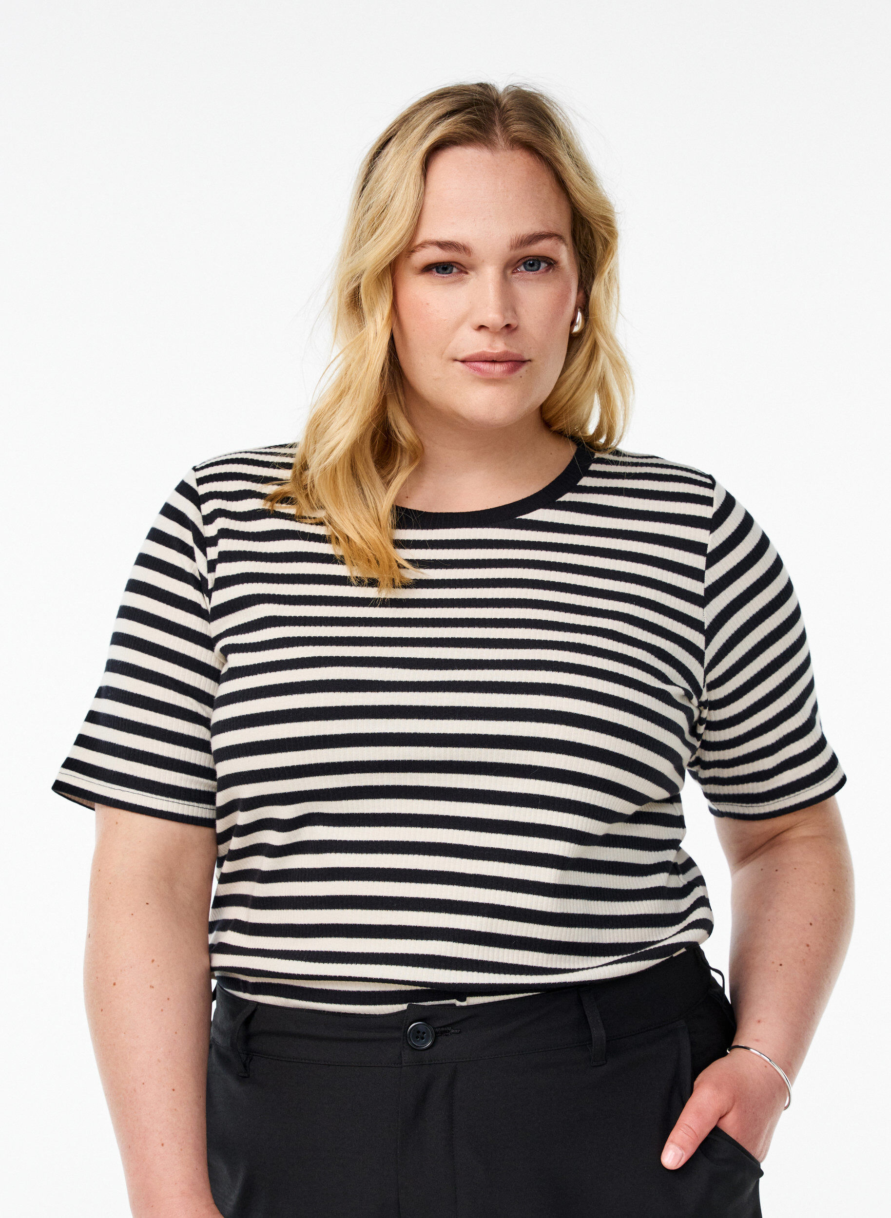ZizziGestreept T-shirt met geribbelde textuur, Zwart, Model image number 0
